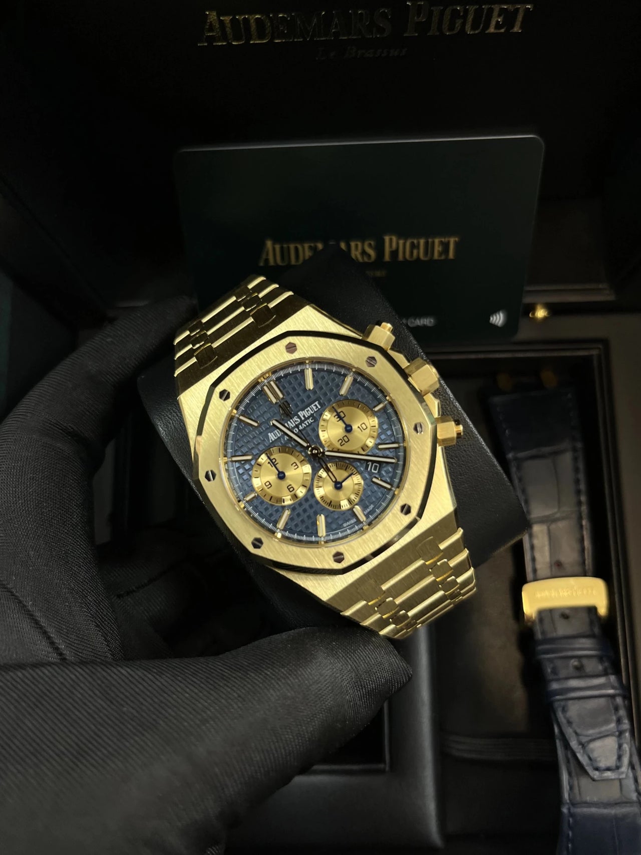 Audemars Piguet Royal Oak Selfwinding Chronograph 41mm/ 18k Yellow Gold/ Blue Dial/ Yellow Sub - Dials (Ref  26331BA.OO.1220BA.01) - WatchesOff5thWatch