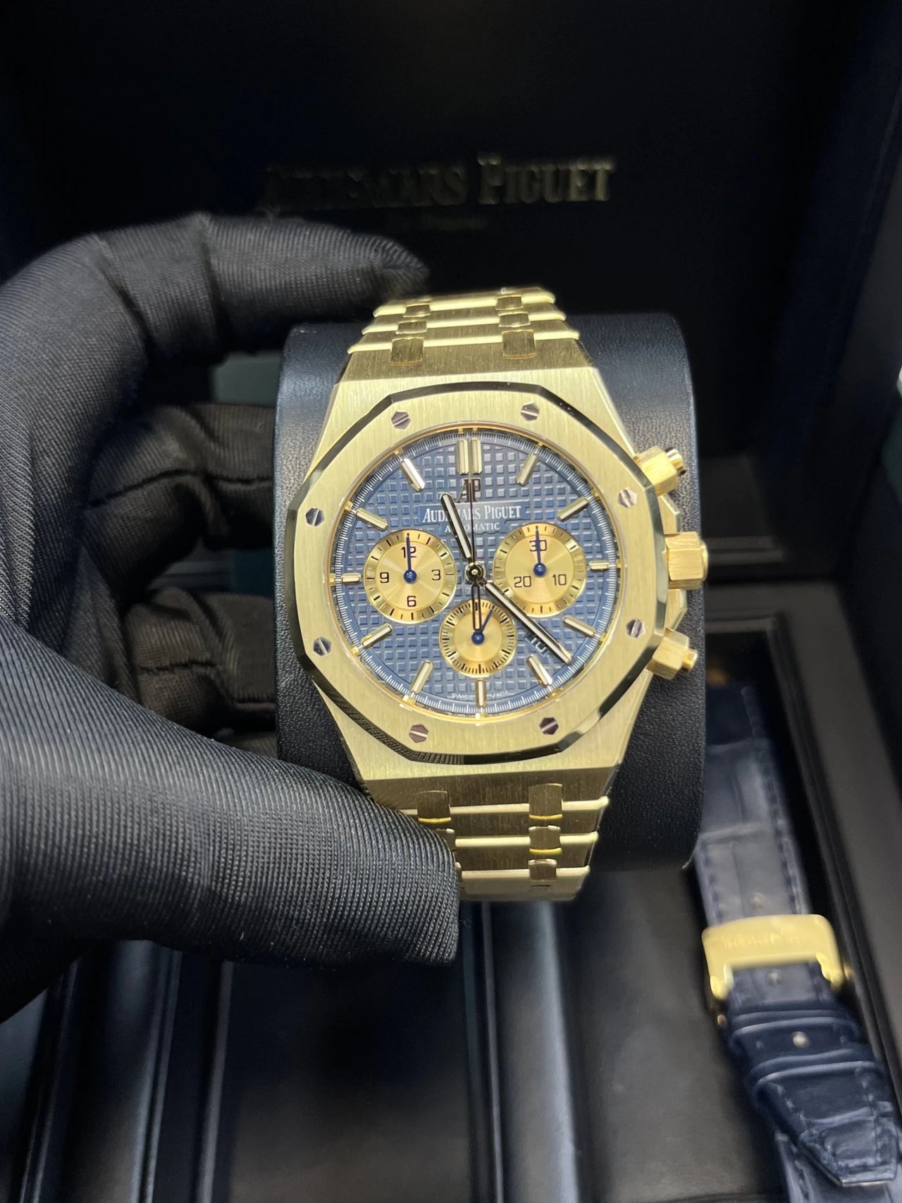 Audemars Piguet Royal Oak Selfwinding Chronograph 41mm/ 18k Yellow Gold/ Blue Dial/ Yellow Sub - Dials (Ref  26331BA.OO.1220BA.01) - WatchesOff5thWatch