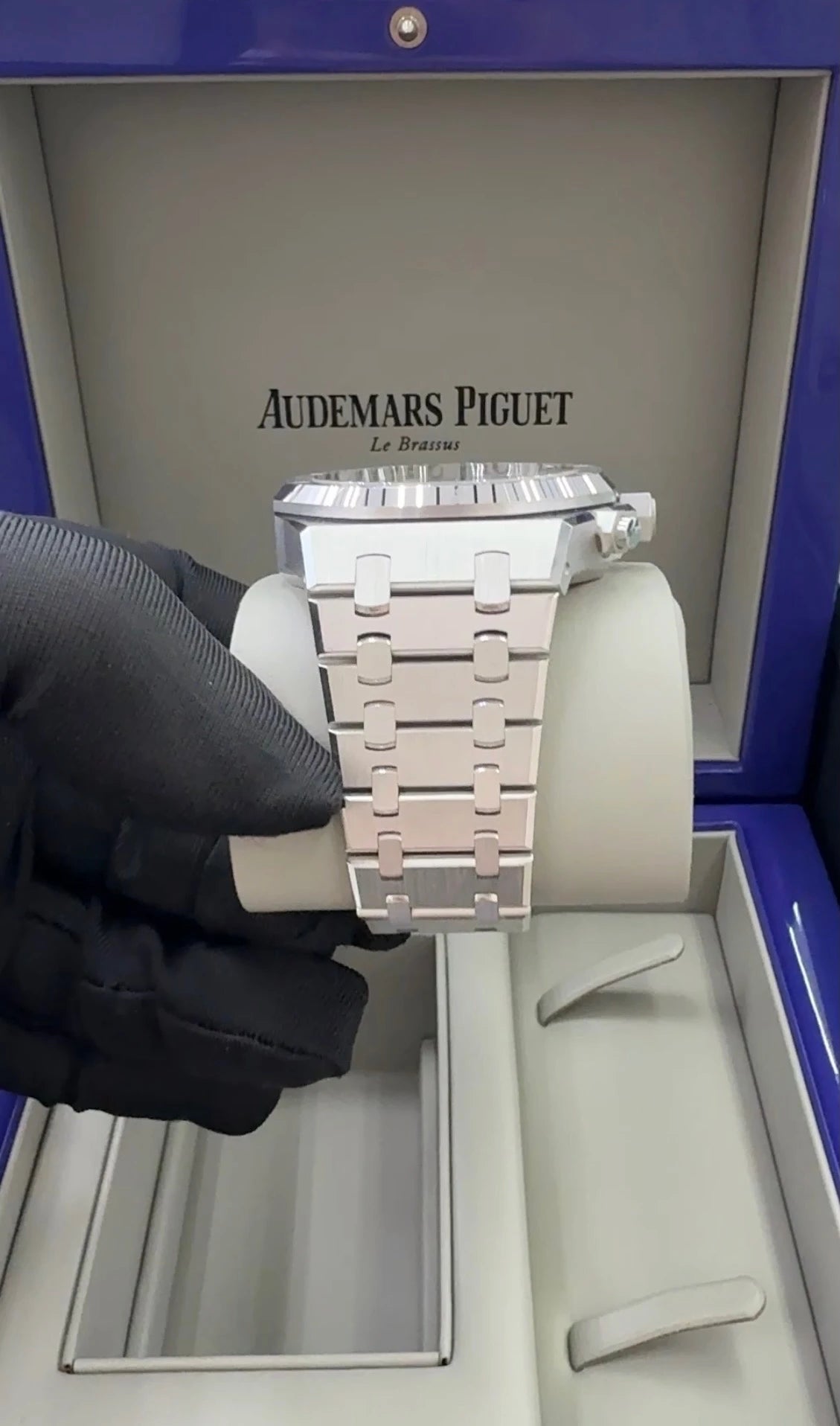 Audemars Piguet Royal Oak Selfwinding Chronograph Domaine de Murtoli 41mm 18K White Gold Purple Dial Fixed Bezel (Ref 26240BC.OO.1320BC.01) - WatchesOff5thWatch