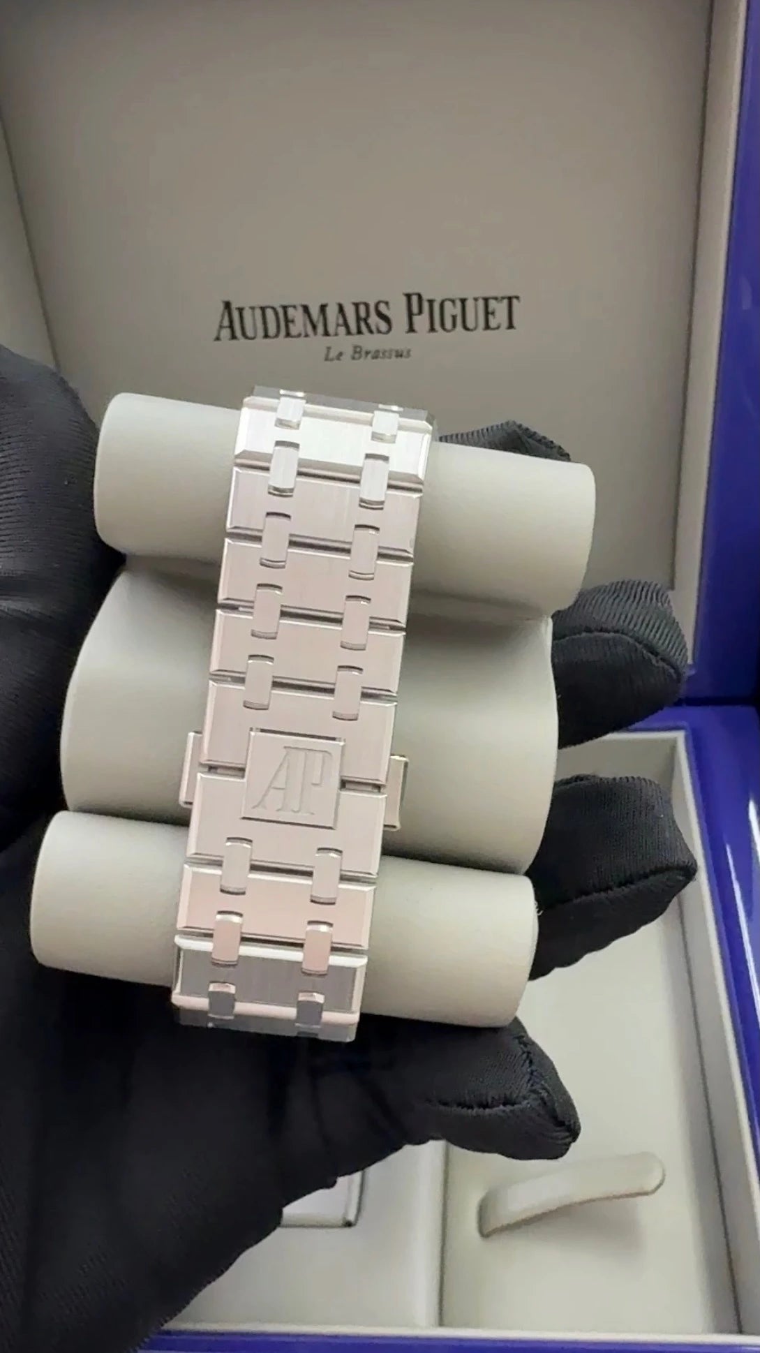 Audemars Piguet Royal Oak Selfwinding Chronograph Domaine de Murtoli 41mm 18K White Gold Purple Dial Fixed Bezel (Ref 26240BC.OO.1320BC.01) - WatchesOff5thWatch