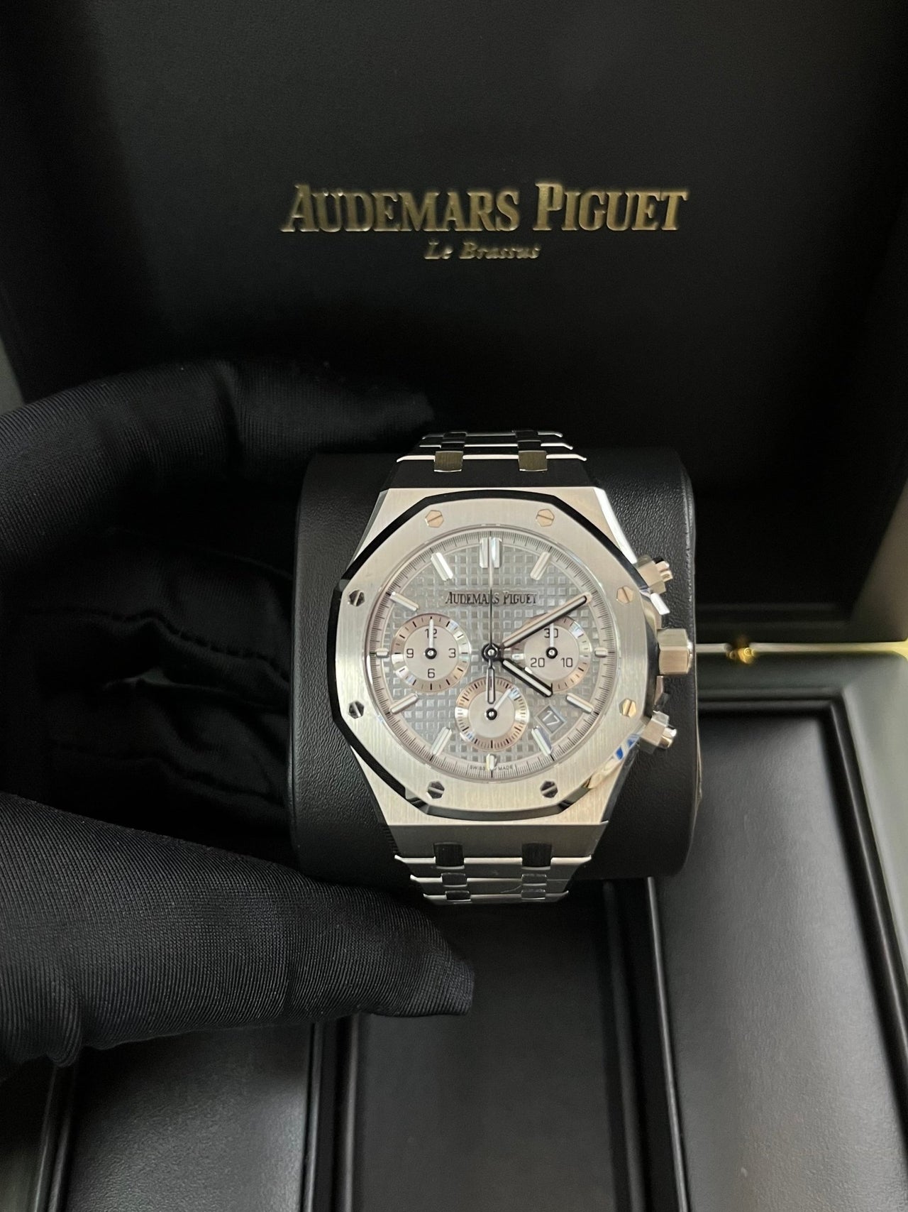 Audemars Piguet Royal Oak Selfwinding Chronograph (Ref 26715ST.OO.1356ST.02) - WatchesOff5thWatch