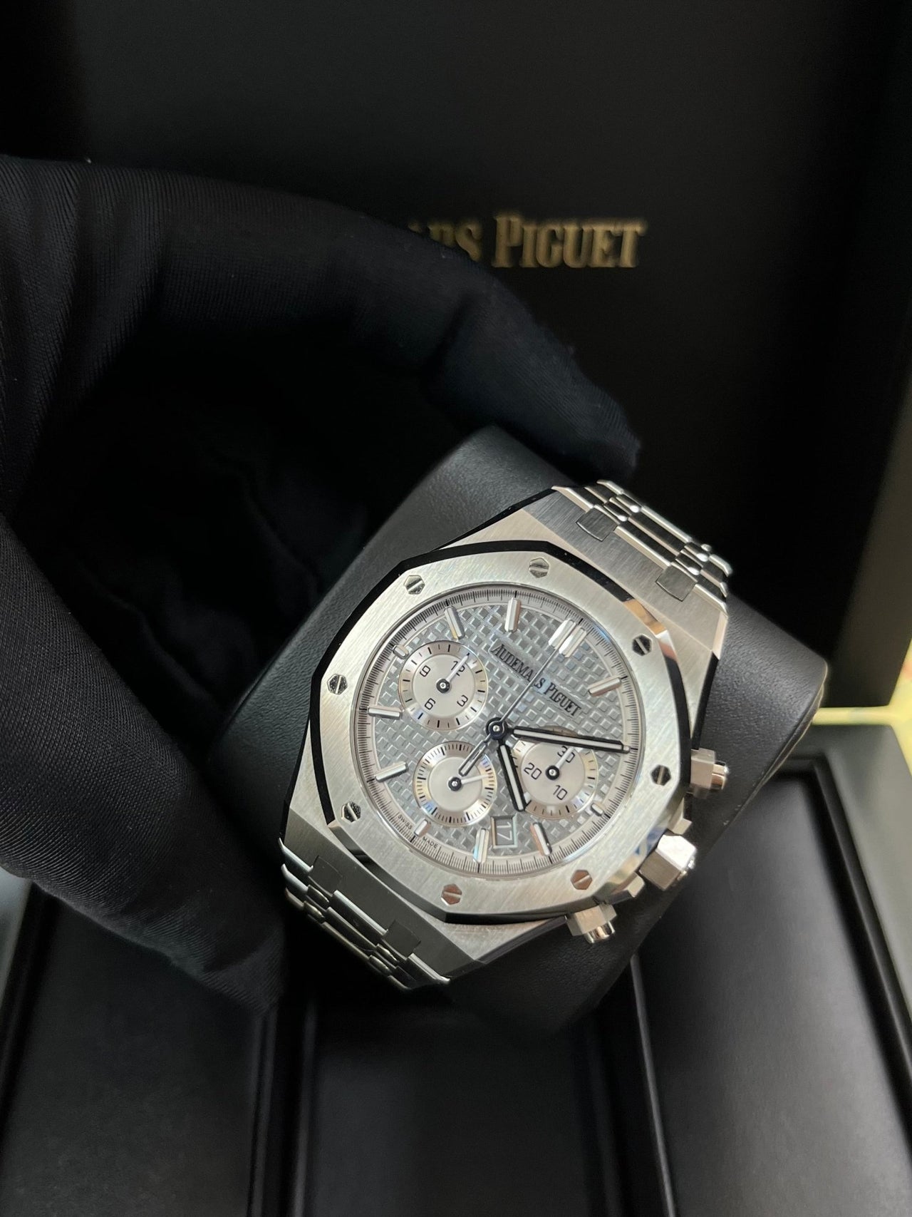 Audemars Piguet Royal Oak Selfwinding Chronograph (Ref 26715ST.OO.1356ST.02) - WatchesOff5thWatch