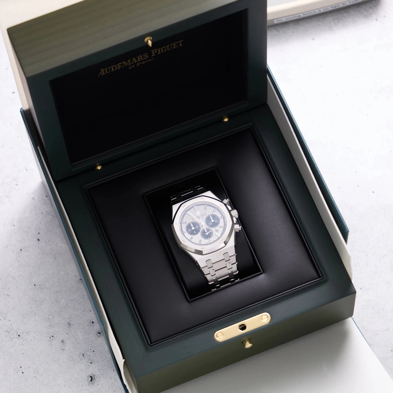 Audemars Piguet Royal Oak Selfwinding Chronograph/ Stainless Steel/ Panda Dials (Ref26331ST.OO.1220ST.03) - WatchesOff5thWatch