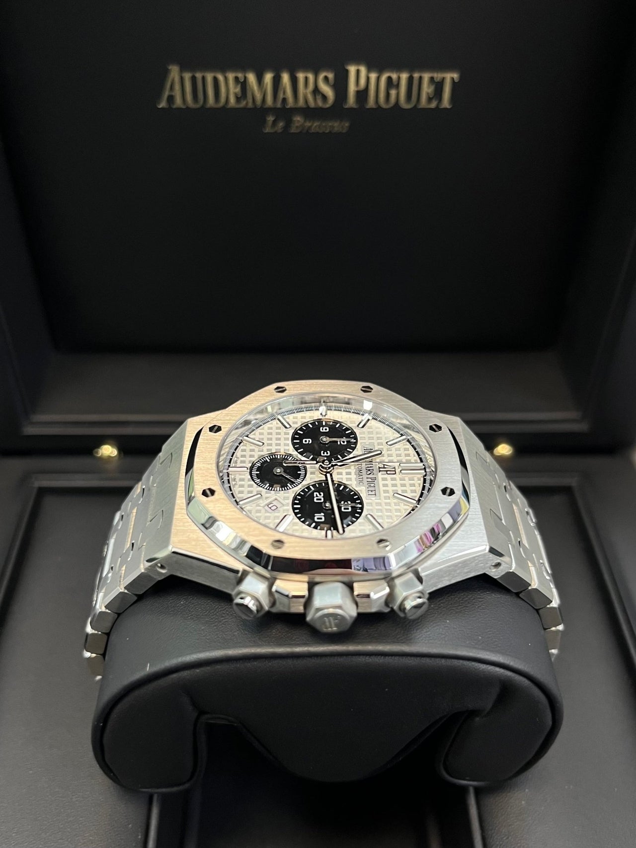 Audemars Piguet Royal Oak Selfwinding Chronograph/ Stainless Steel/ Panda Dials (Ref#26331ST.OO.1220ST.03) - WatchesOff5thWatch