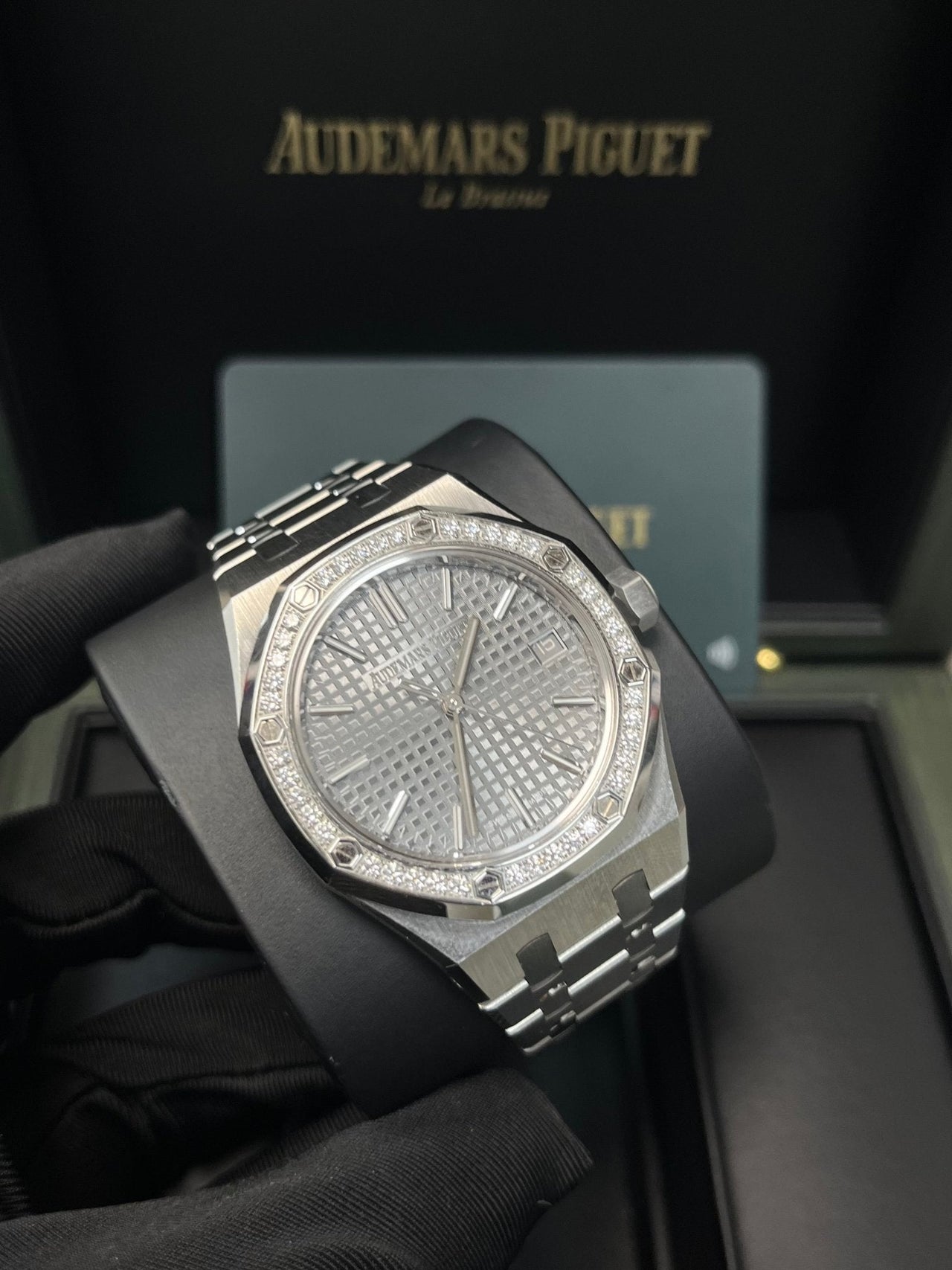Audemars Piguet Royal Oak Selfwinding (Ref 15551ST.ZZ.1356ST.06) - WatchesOff5thWatch