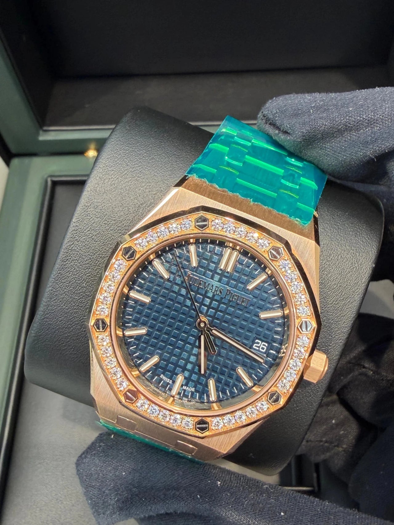 Audemars Piguet Royal Oak Selfwinding (Ref 77451OR.ZZ.1361OR.04) - WatchesOff5thWatch
