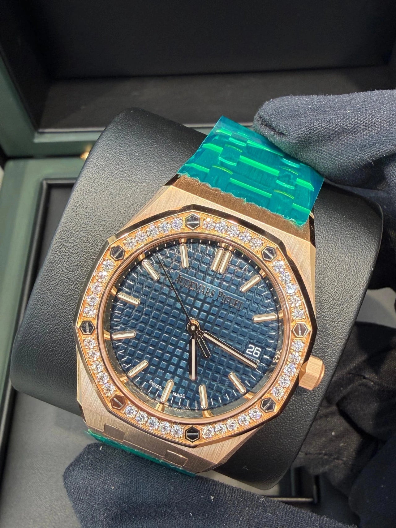 Audemars Piguet Royal Oak Selfwinding (Ref 77451OR.ZZ.1361OR.04) - WatchesOff5thWatch