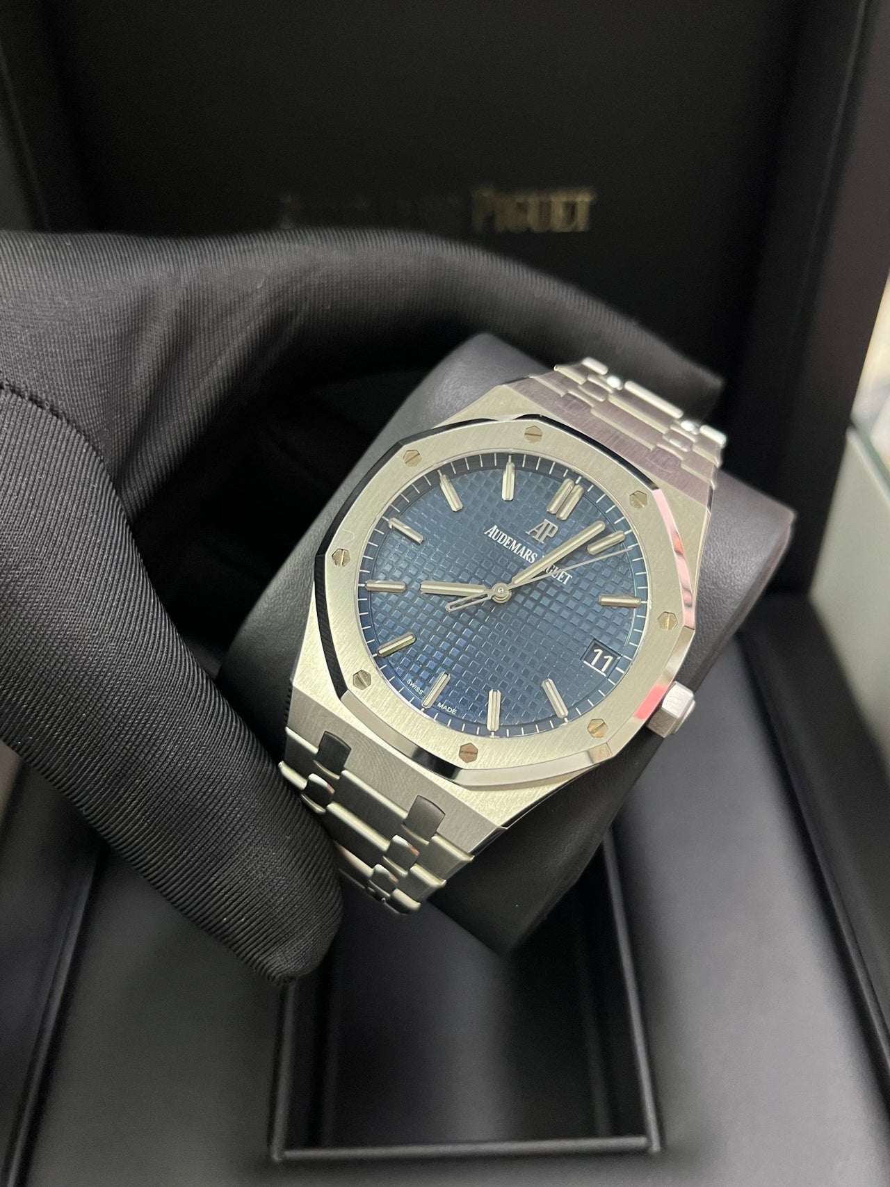 Audemars Piguet Royal Oak Selfwinding/ Stainless Steel/ Blue Dial (Ref#15500ST.OO.1220ST.01) - WatchesOff5thWatch