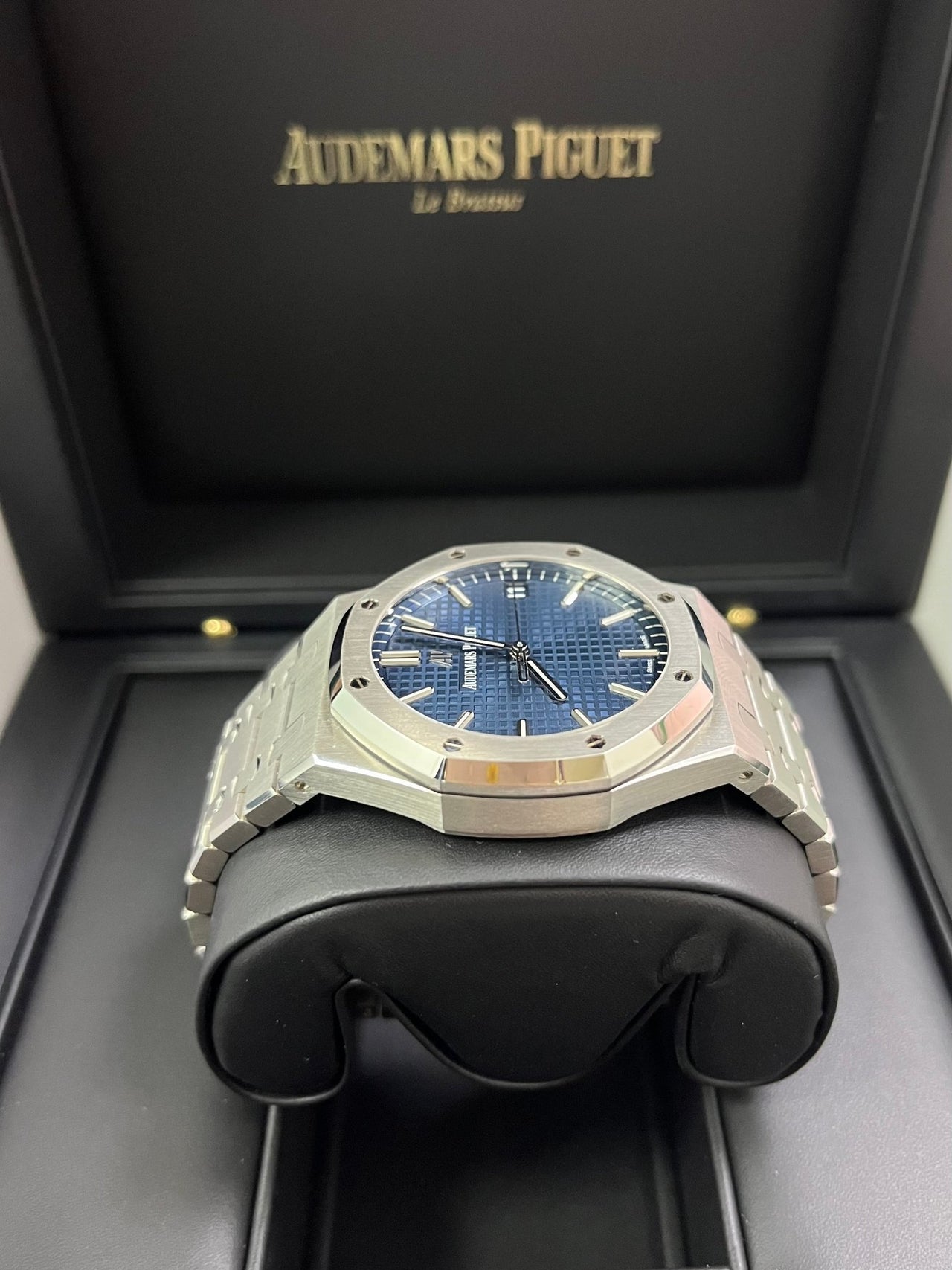 Ap blue dial sale