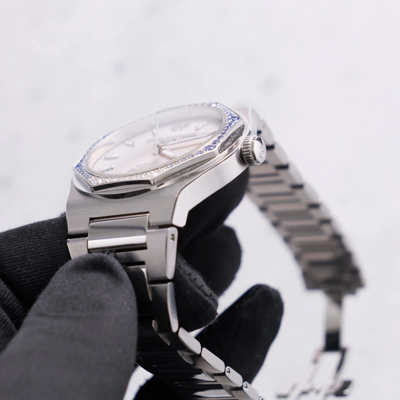 Girard-Perregaux Laureato 38mm Sapphire & Diamond — Rhodium Hobnail Dial, Stainless Steel Case & Integrated Bracelet 81005-11S3464-1CM - WatchesOff5thWristwatch