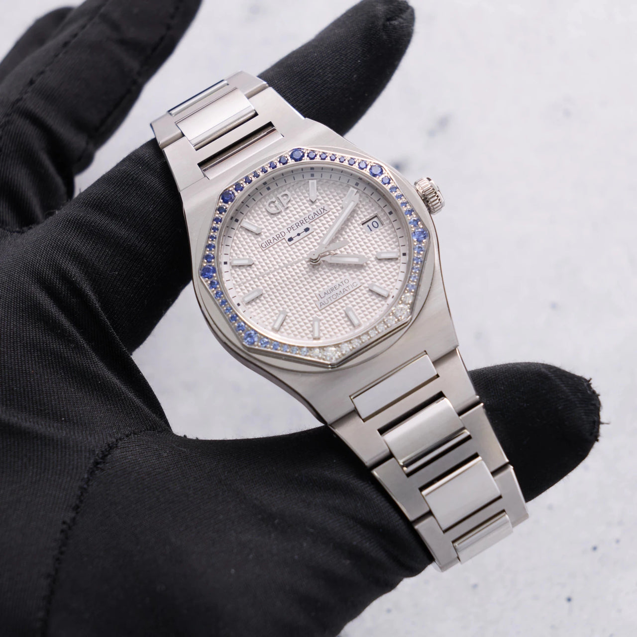Girard-Perregaux Laureato 38mm Sapphire & Diamond — Rhodium Hobnail Dial, Stainless Steel Case & Integrated Bracelet 81005-11S3464-1CM - WatchesOff5thWristwatch