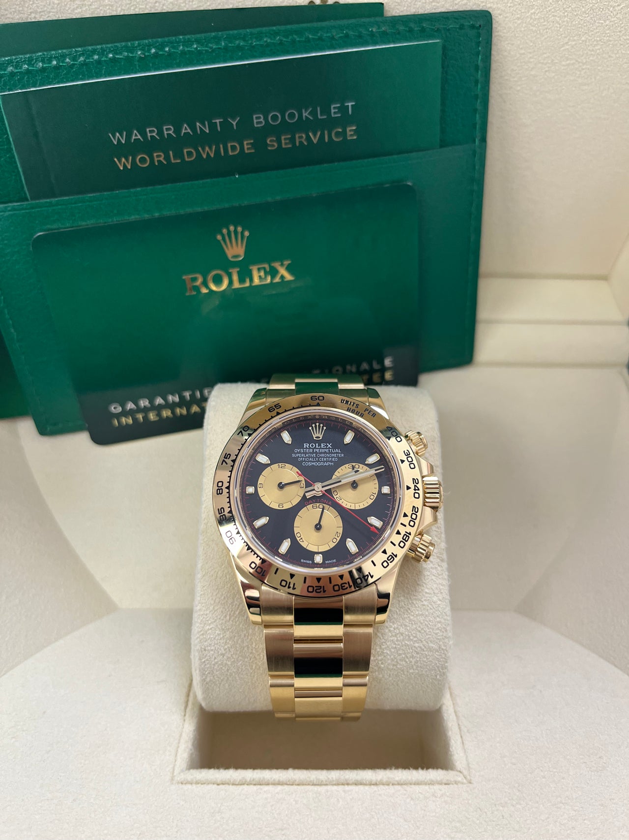 Rolex Daytona Paul Newman Yellow Gold Daytona Black Dial Yellow Subdials 116508