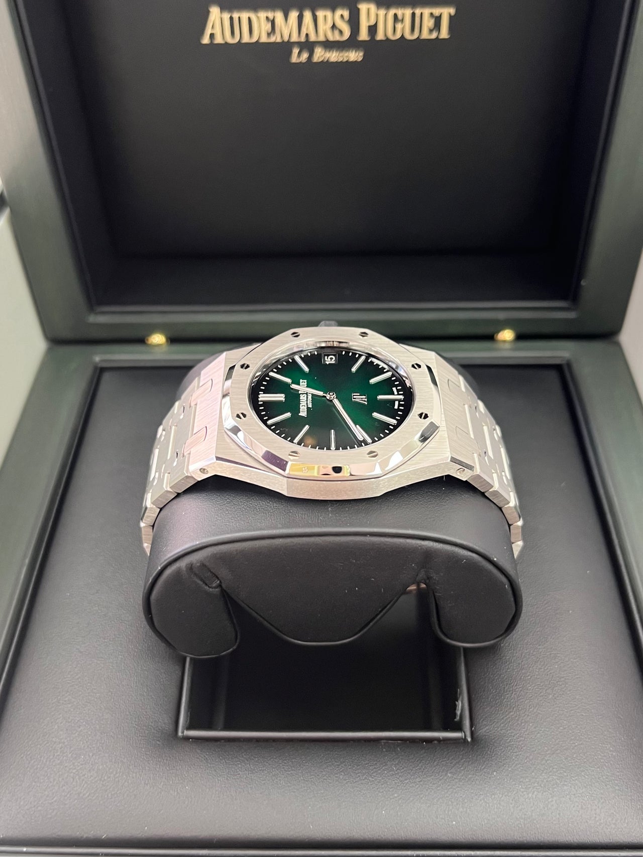 Audemars Piguet Royal Oak Jumbo "Jumbo" Extra-Thin 15202PT.OO.1240PT.01