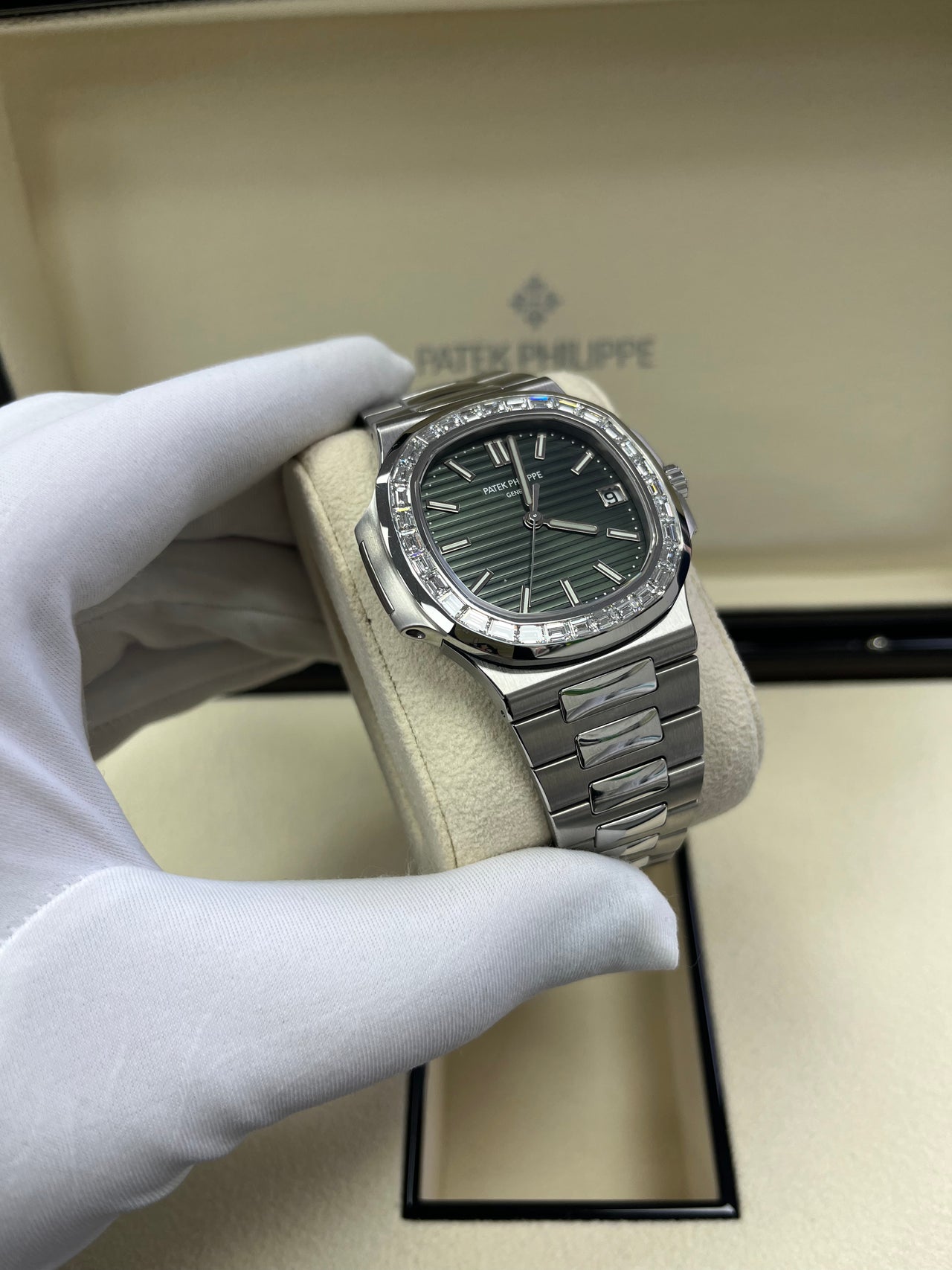 Patek Philippe Nautilus Green Dial Ref 5711 1300A 001