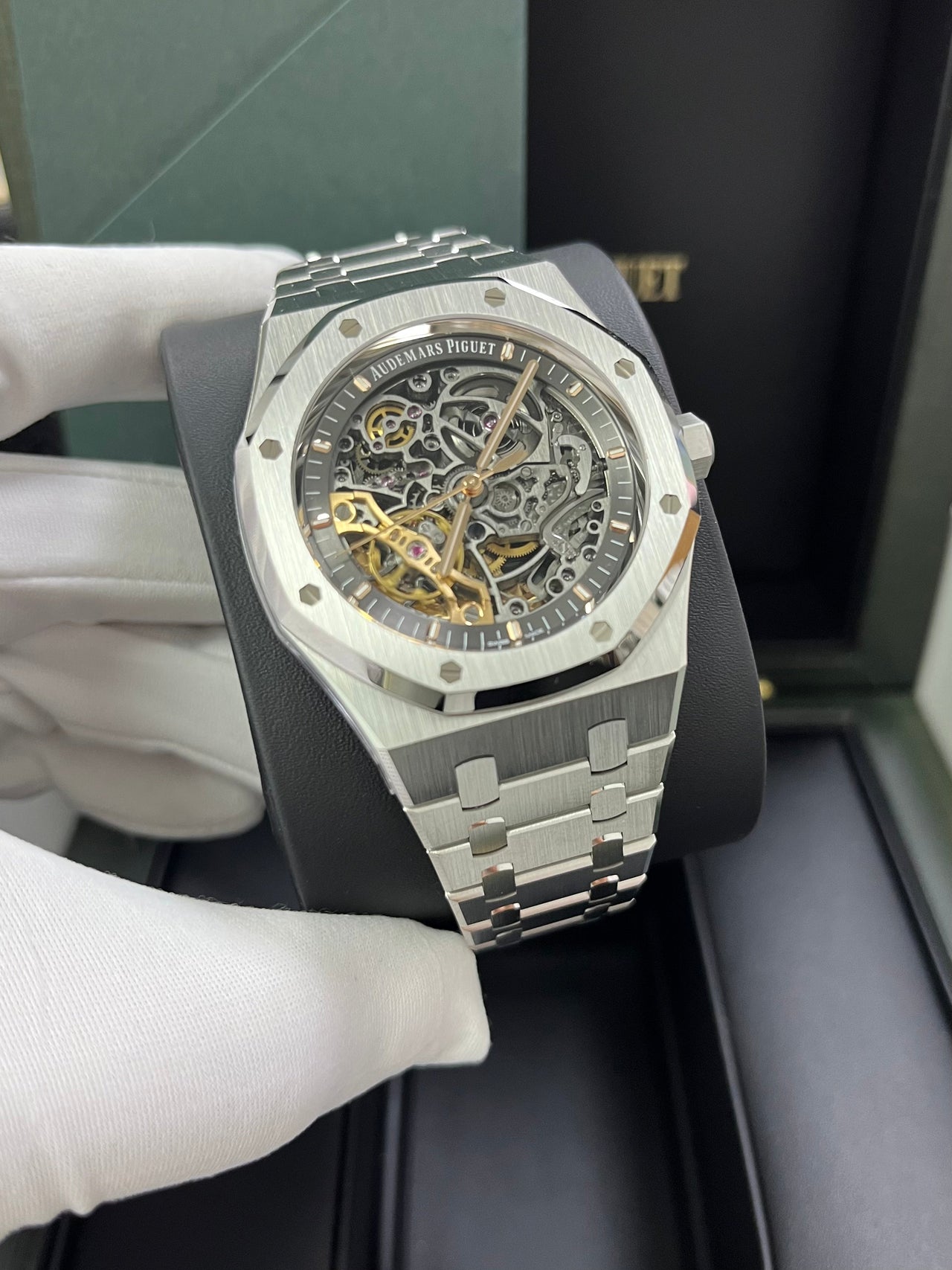 Audemars Piguet Royal Oak - image_20469c42-880f-43e2-9127-6450a1e1224d.heic
