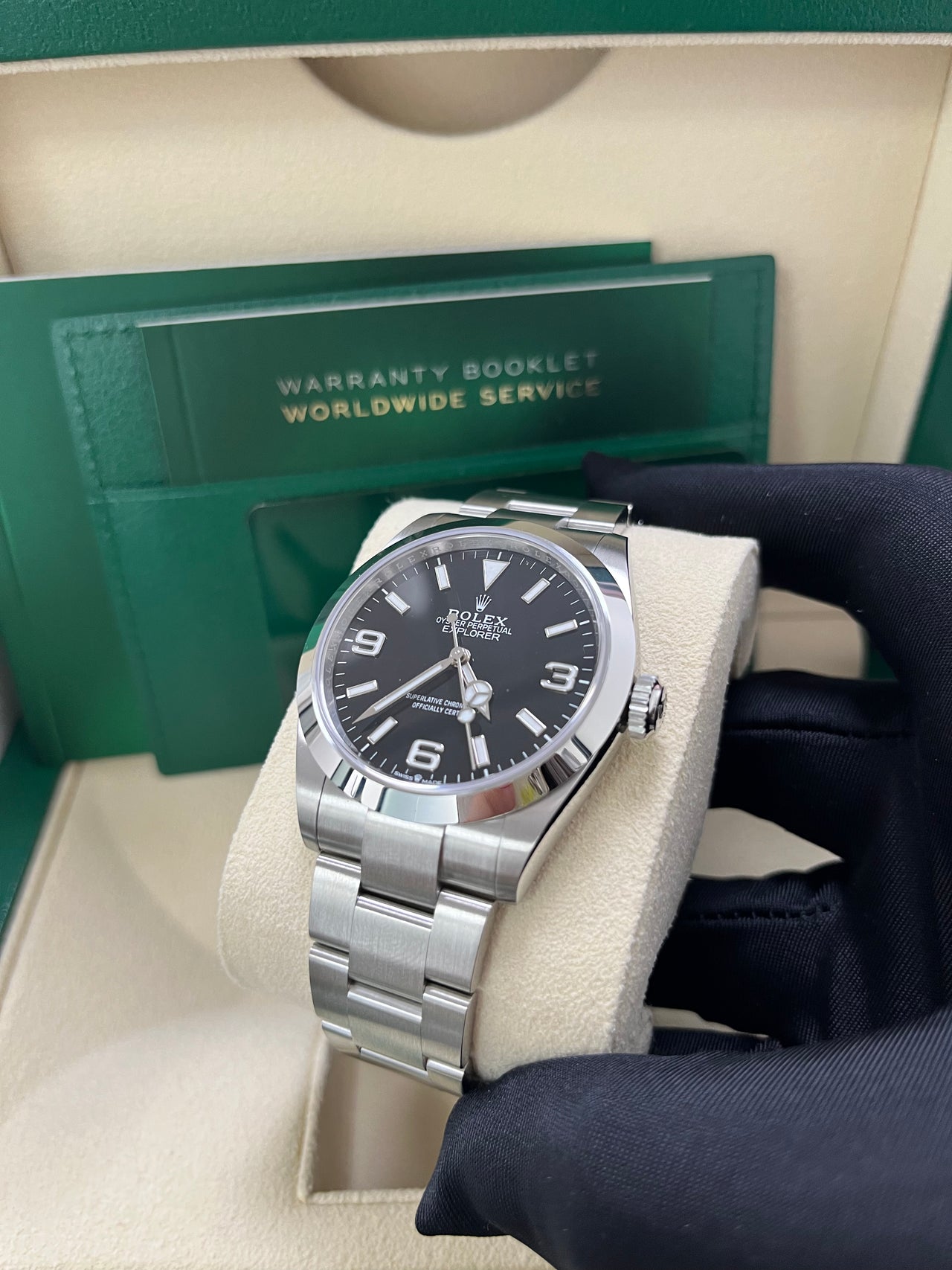 Rolex Explorer Oystersteel 40 Watch Smooth Bezel Black Index Arabic Dial Oyster Bracelet 224270