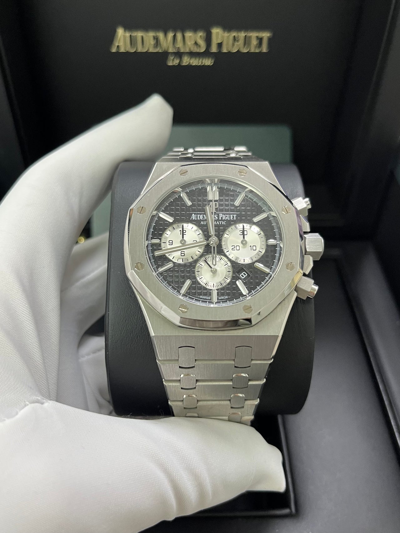 Audemars Piguet Royal Oak Selfwinding Chronograph/ Stainless Steel/ Black Dial/ White Sub-Dials (Ref#26331ST.OO.1220ST.02)