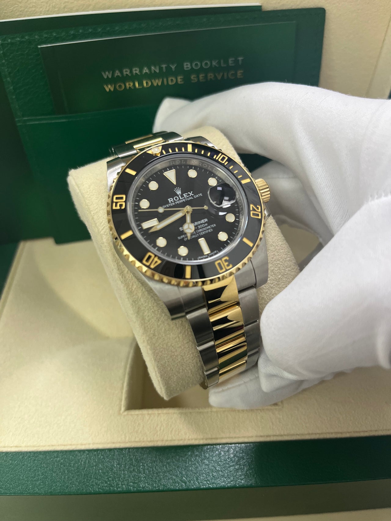 Rolex Submariner Date 18K Yellow Gold/Steel Black Dial 116613LN