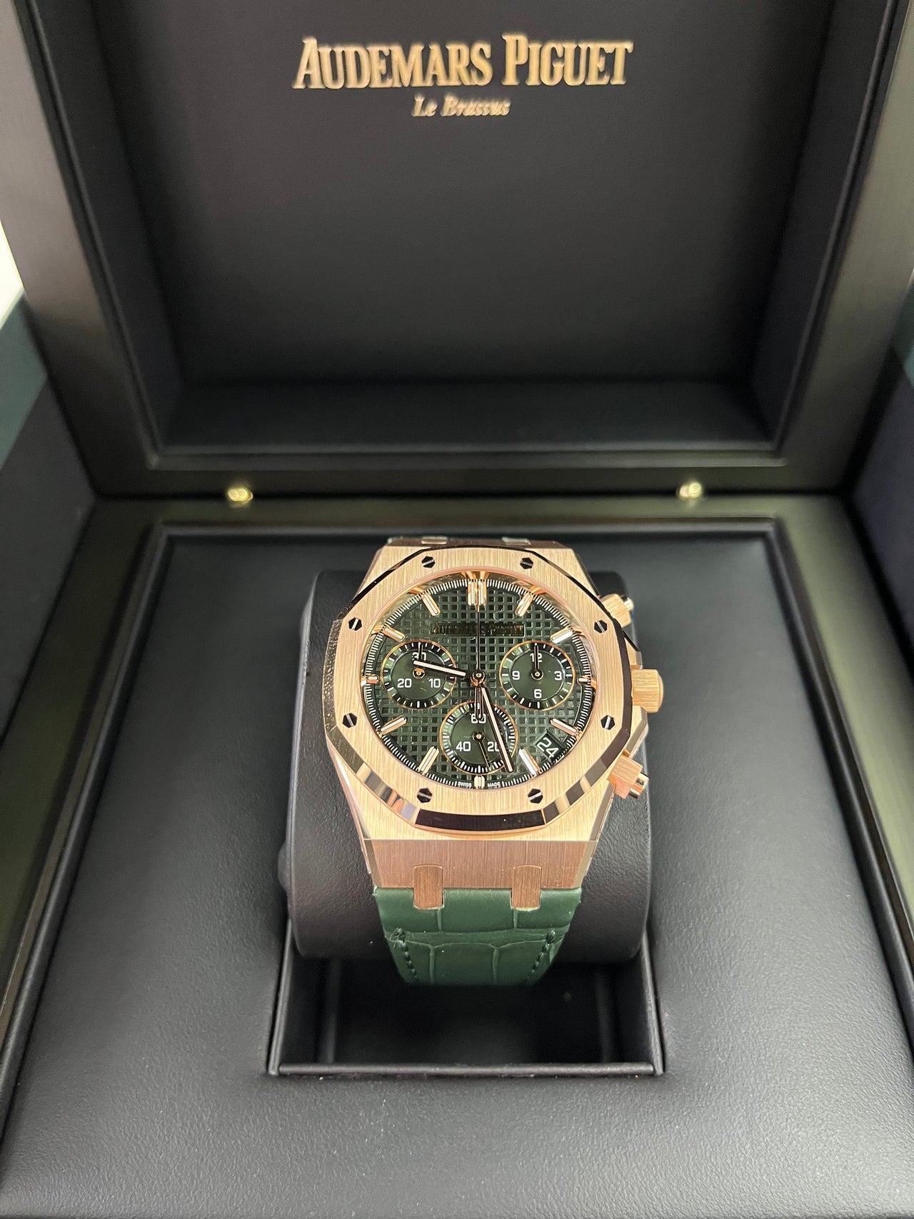 Audemars Piguet ROYAL OAK SELFWINDING CHRONOGRAPH “50TH ANNIVERSARY” GREEN DIAL GREEN STRAP (Ref # 26240OR.OO.D404CR.01)