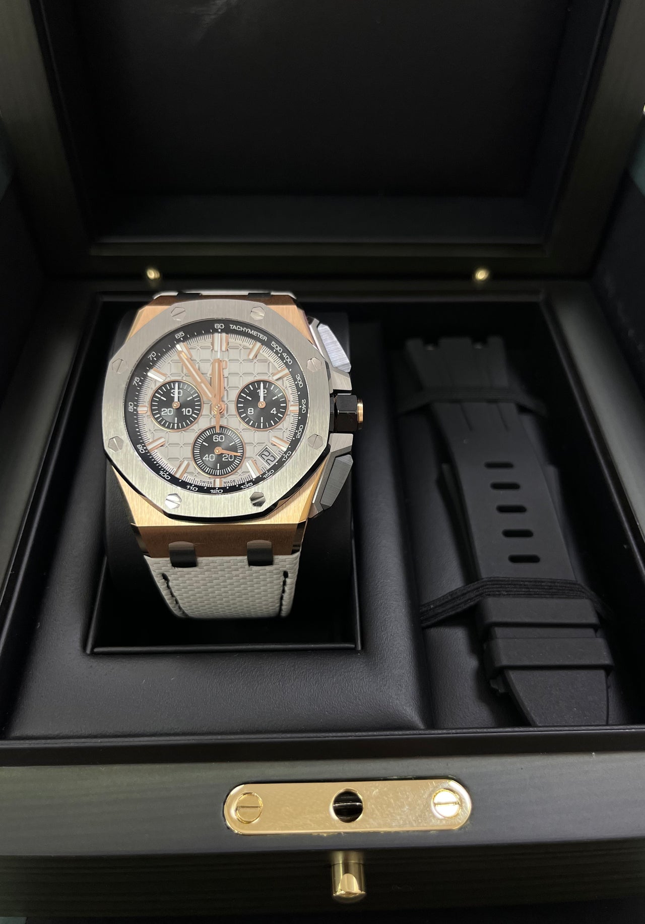 Audemars Piguet Royal Oak Offshore Chronograph 43mm Chronograph 18k Rose Gold and Titanium Grey Dial Ref# 26420OI.OO.A015VE.01