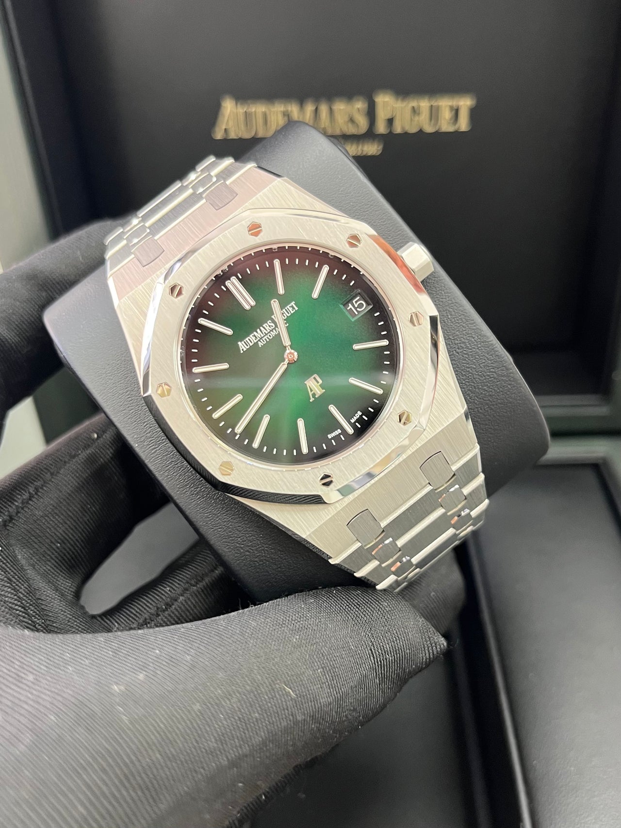 Audemars Piguet Royal Oak Jumbo "Jumbo" Extra-Thin 15202PT.OO.1240PT.01