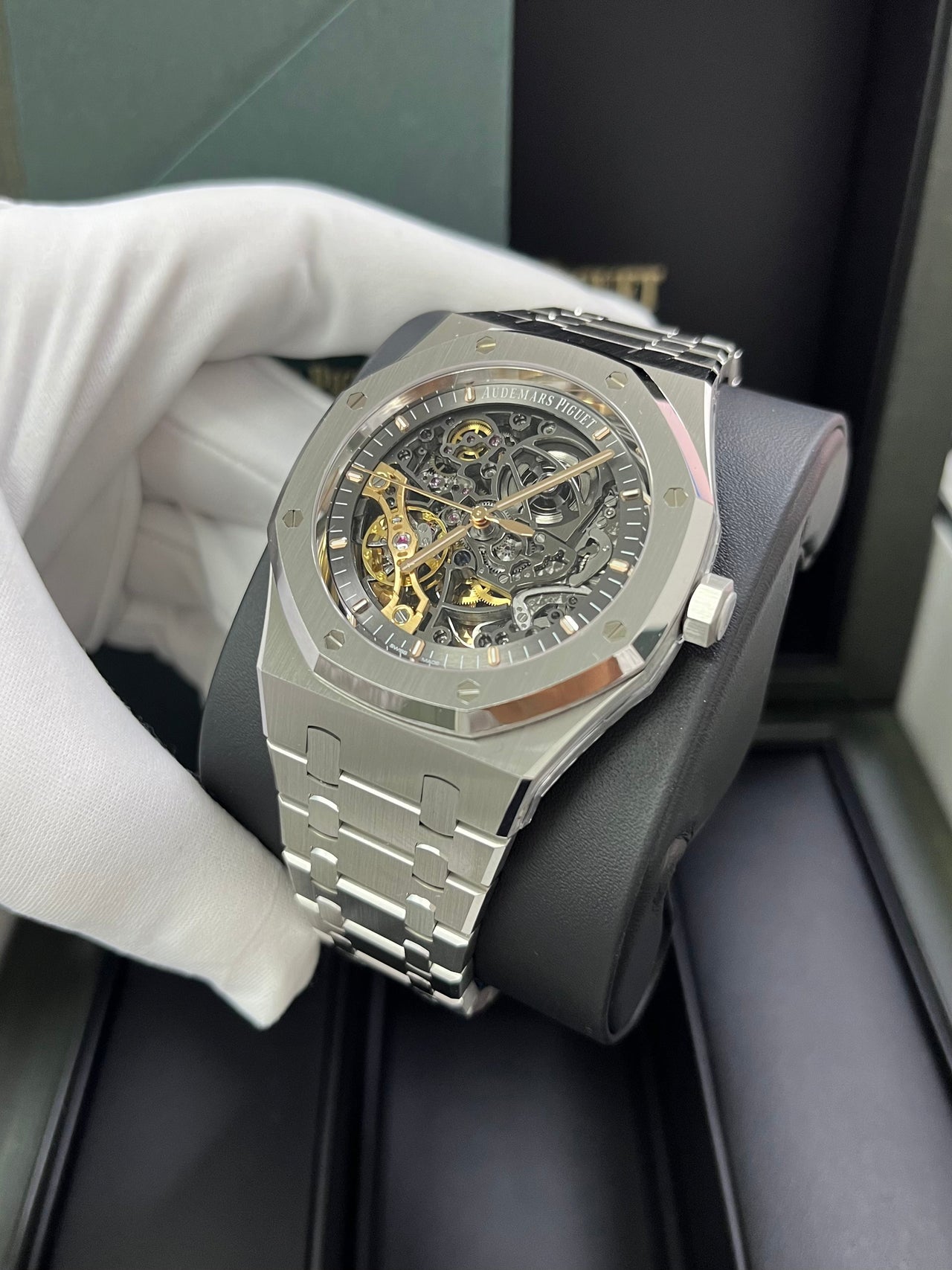Audemars Piguet Royal Oak - image_62aa1a6a-5256-4388-a089-f5b505654926.heic
