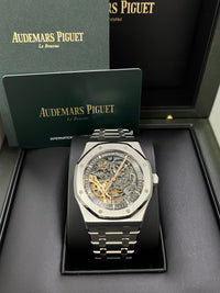 Thumbnail for Audemars Piguet Royal Oak - image_7b695be2-a3b4-44bc-9b40-5a8c9658db58.heic