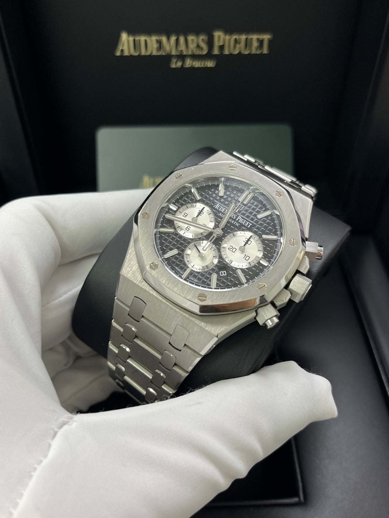 Audemars Piguet Royal Oak Selfwinding Chronograph/ Stainless Steel/ Black Dial/ White Sub-Dials (Ref#26331ST.OO.1220ST.02)