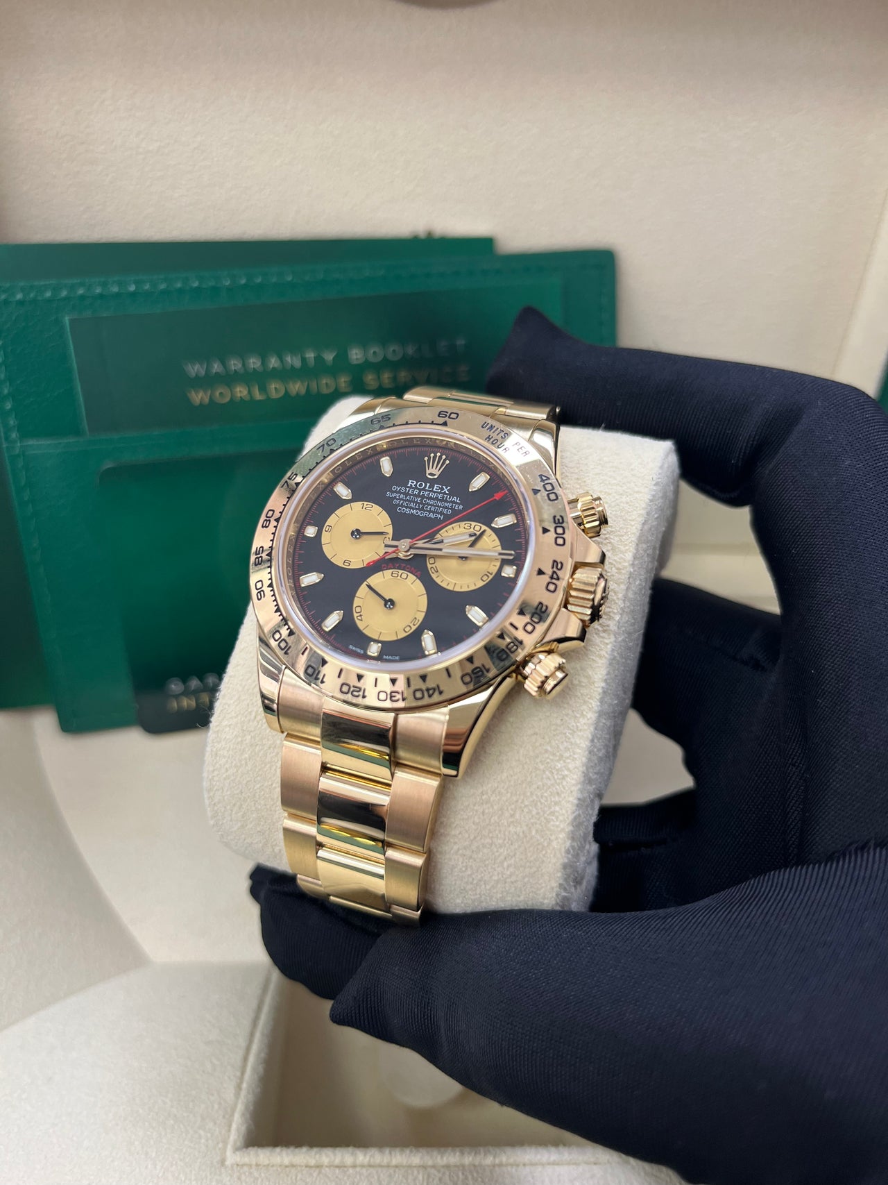 Rolex Daytona Paul Newman Yellow Gold Daytona Black Dial Yellow Subdials 116508