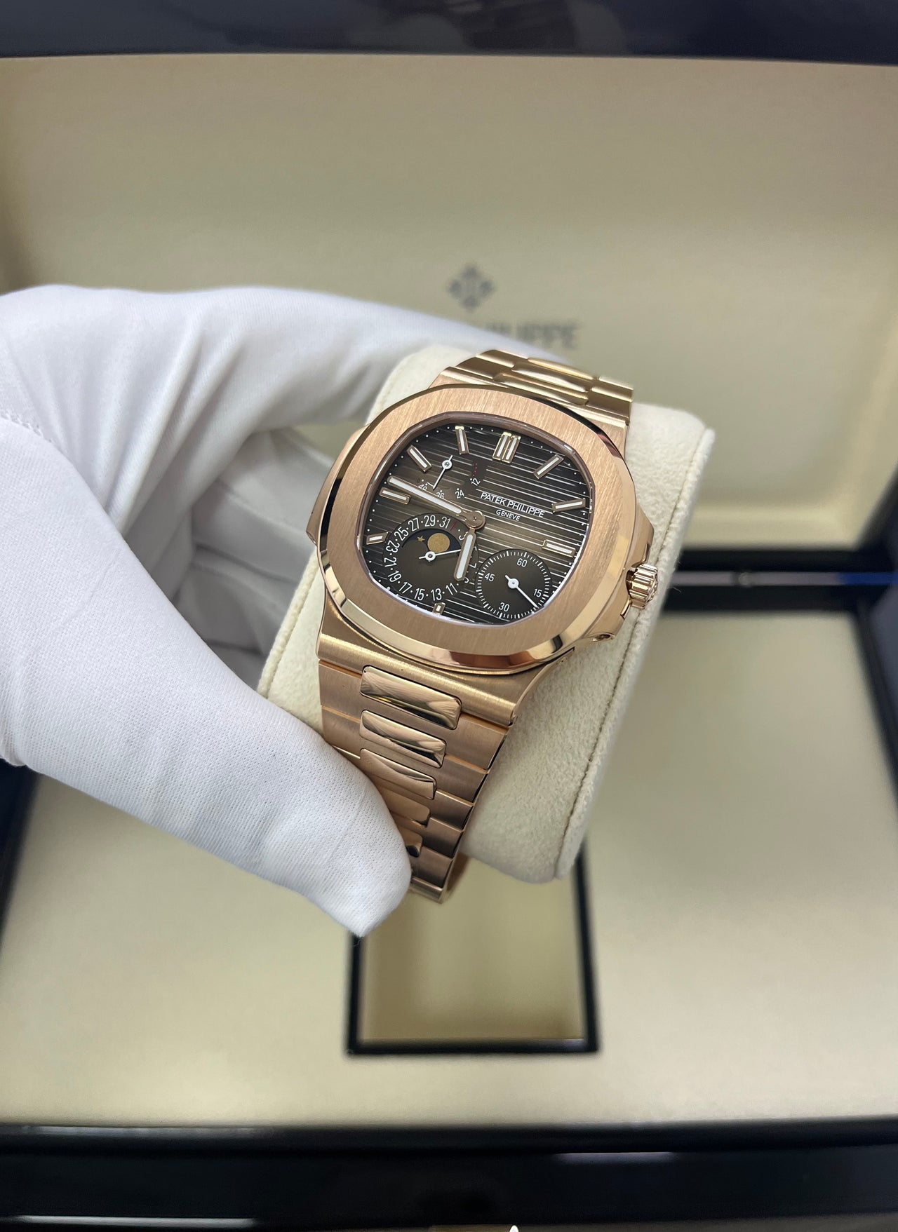 Patek Philippe Nautilus Moon Phase Rose Gold 40mm Brown Black Dial 5712/1R-001