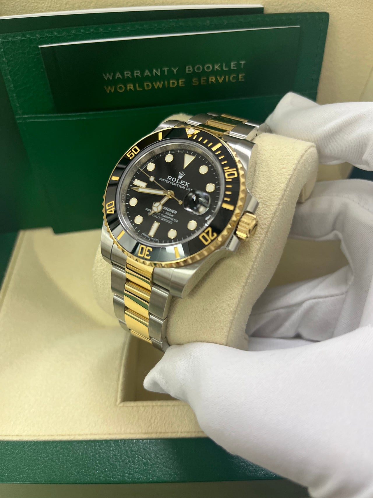 Rolex Submariner Date 18K Yellow Gold/Steel Black Dial 116613LN