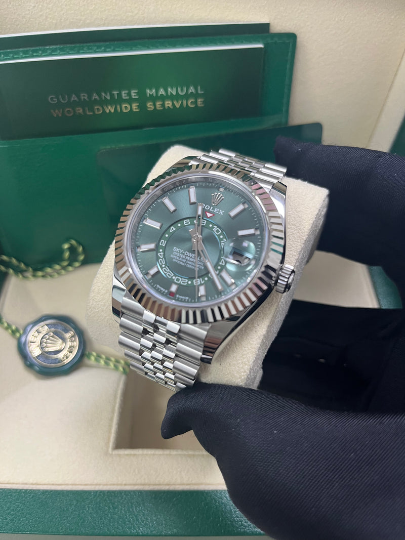 Rolex sky dweller green outlet
