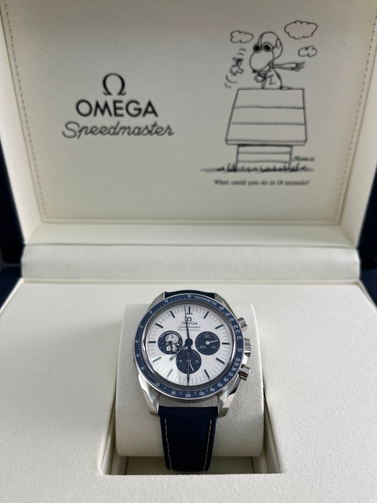 Omega Speedmaster 'Silver Snoopy Award' 310.32.42.50.02.001 - WatchesOff5th