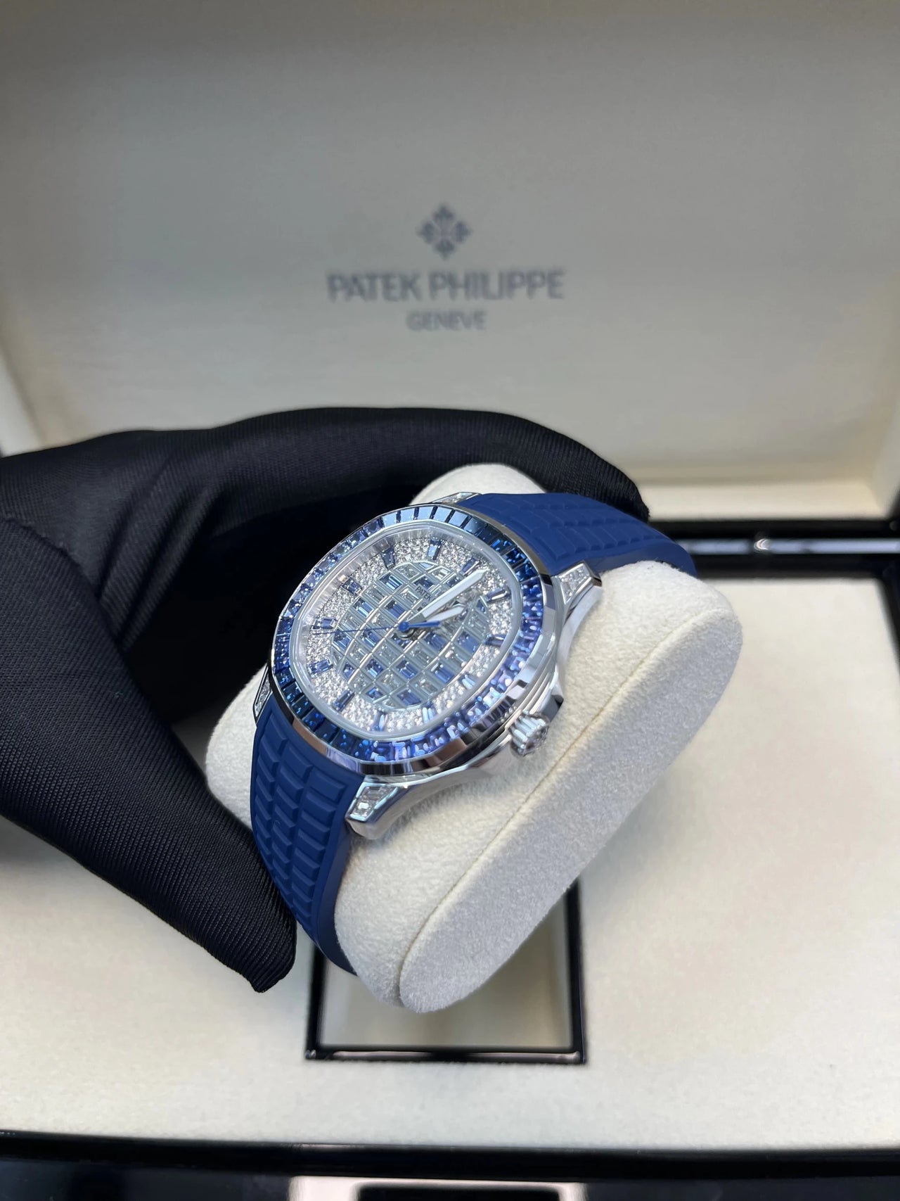 Patek Philippe Aquanaut Luce Haute Joaillerie 38.8mm 5268/461G - 001 - WatchesOff5thWatch