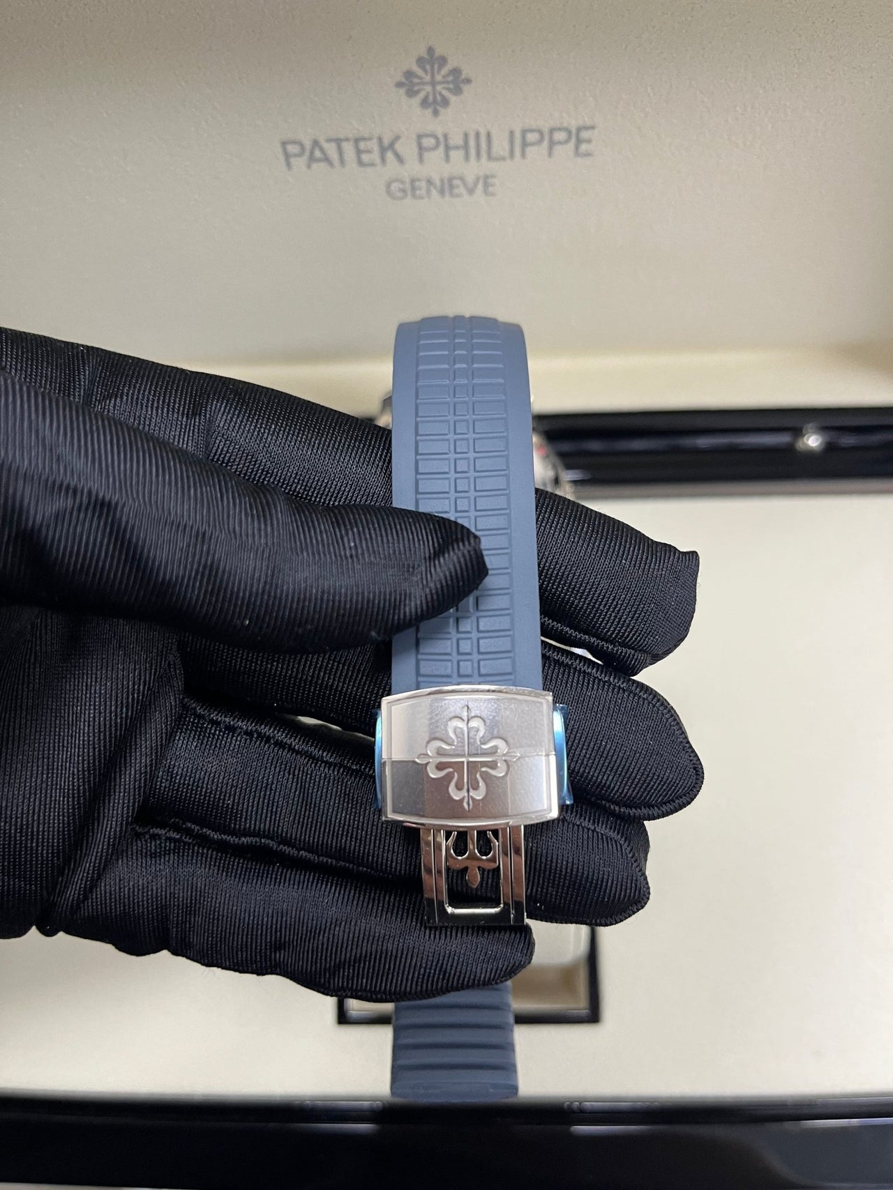 Patek Philippe Aquanaut Travel Time 5164G - 001 - WatchesOff5thwatch