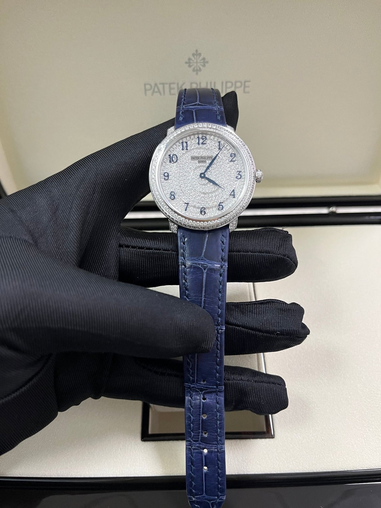 Patek Philippe Calatrava 4978/400G - 001 - WatchesOff5th