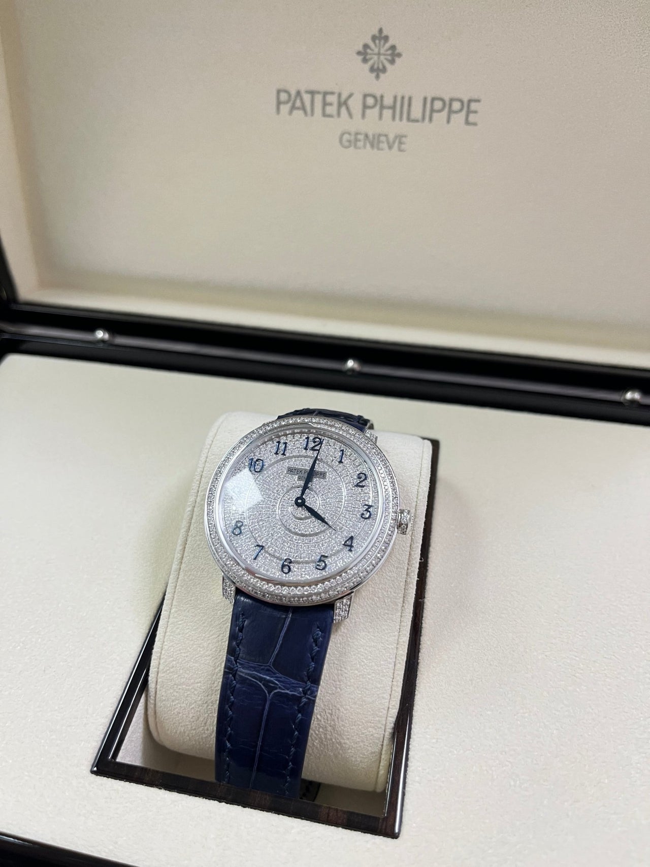 Patek Philippe Calatrava 4978/400G - 001 - WatchesOff5th