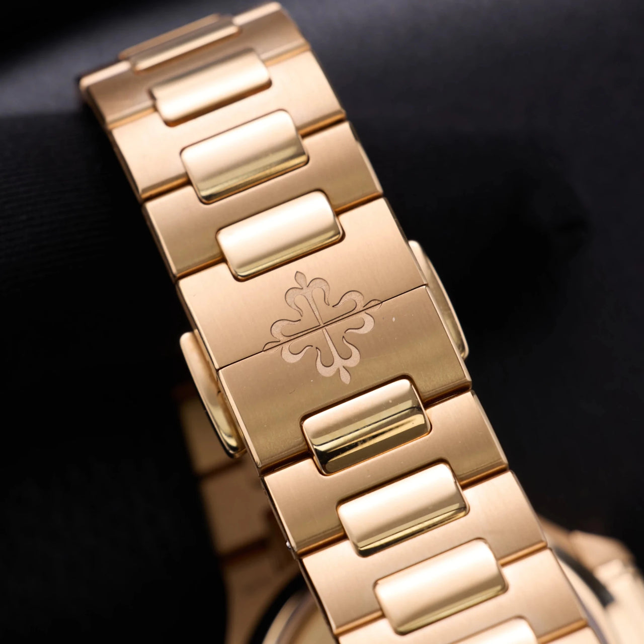 Patek Philippe Nautilus Ladies Automatic - 35.2 mm - Rose Gold - Golden Brown Opaline Dial 7118/1R-010 - WatchesOff5thWatch