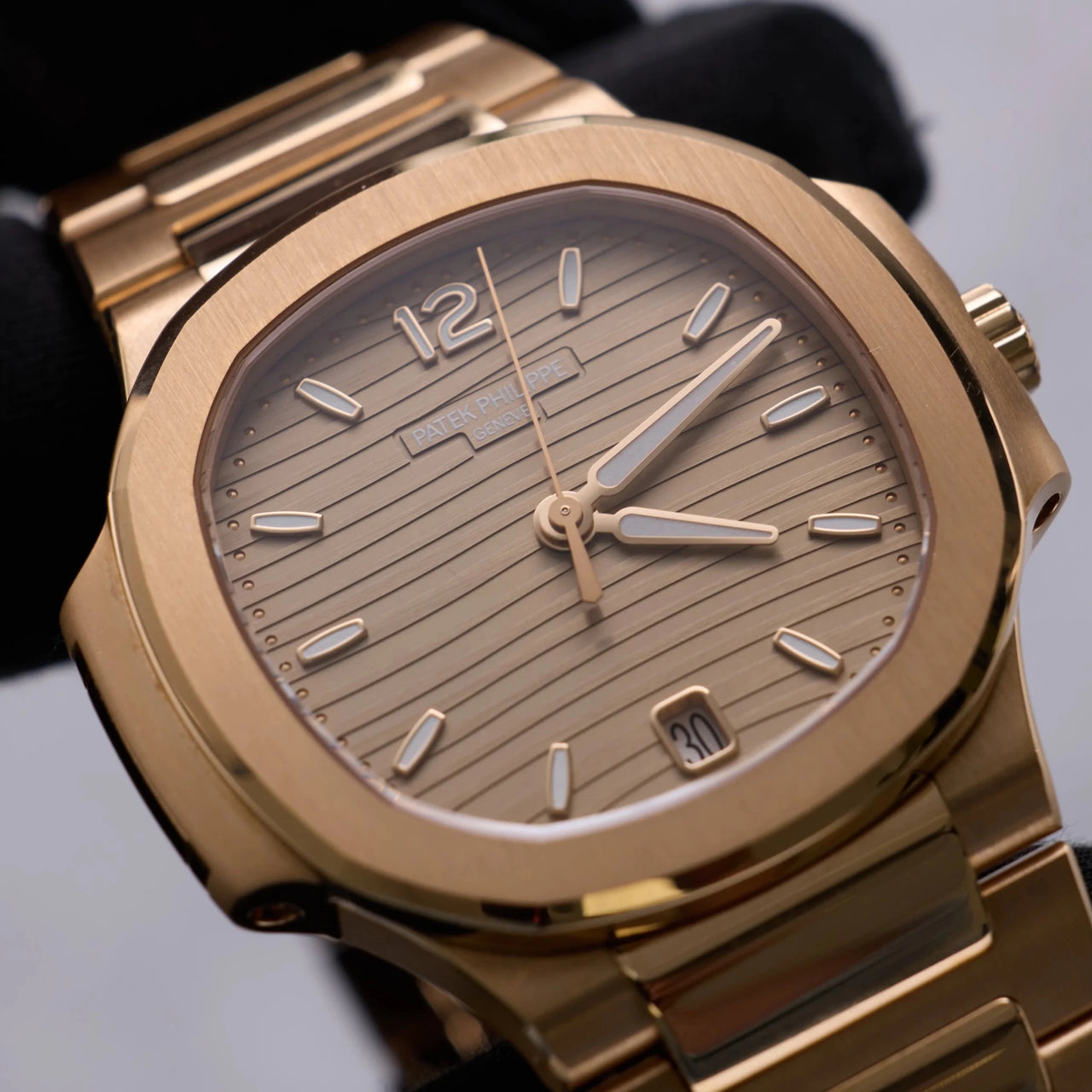 Patek Philippe Nautilus Ladies Automatic - 35.2 mm - Rose Gold - Golden Brown Opaline Dial 7118/1R-010 - WatchesOff5thWatch