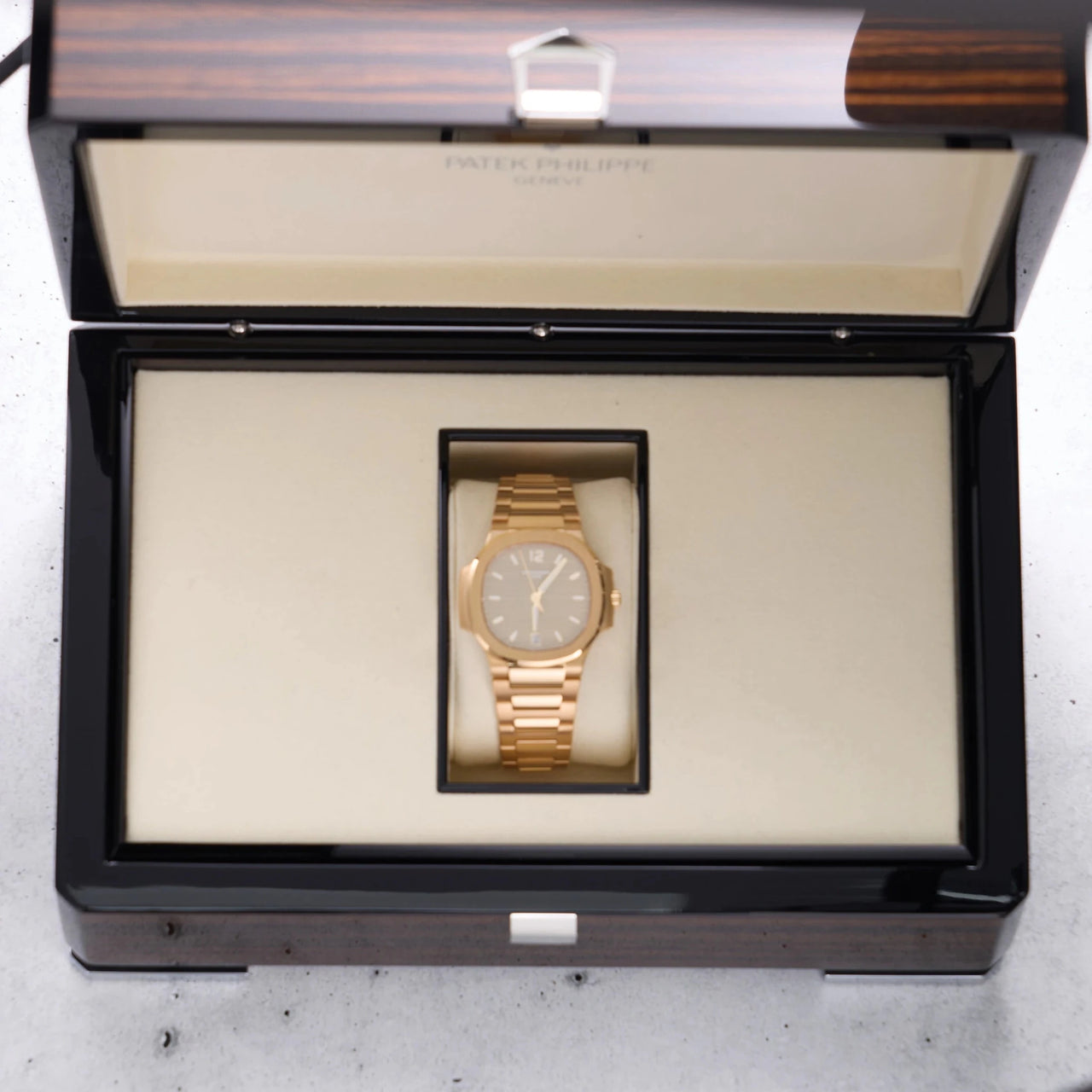 Patek Philippe Nautilus Ladies Automatic - 35.2 mm - Rose Gold - Golden Brown Opaline Dial 7118/1R-010 - WatchesOff5thWatch
