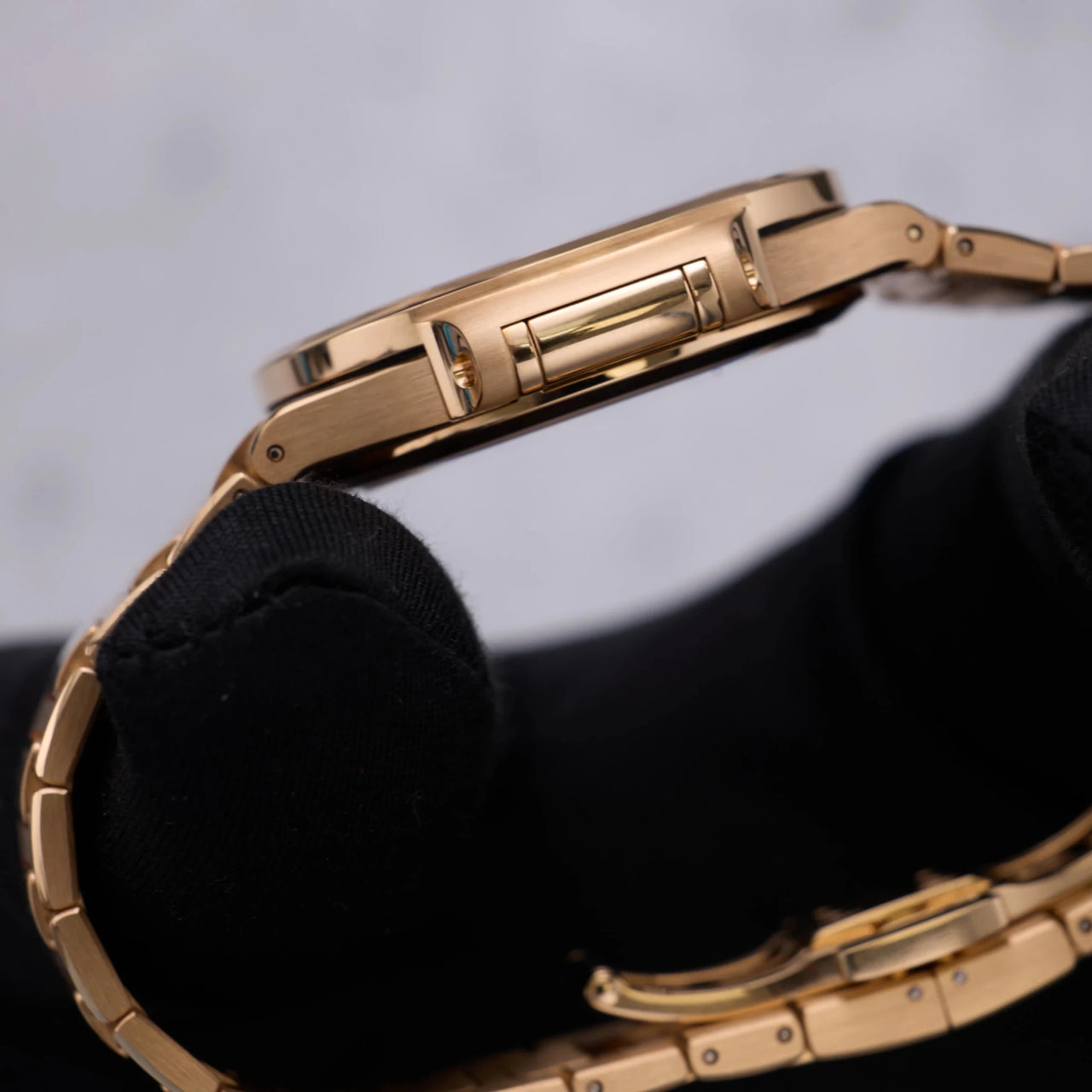 Patek Philippe Nautilus Ladies Automatic - 35.2 mm - Rose Gold - Golden Brown Opaline Dial 7118/1R-010 - WatchesOff5thWatch