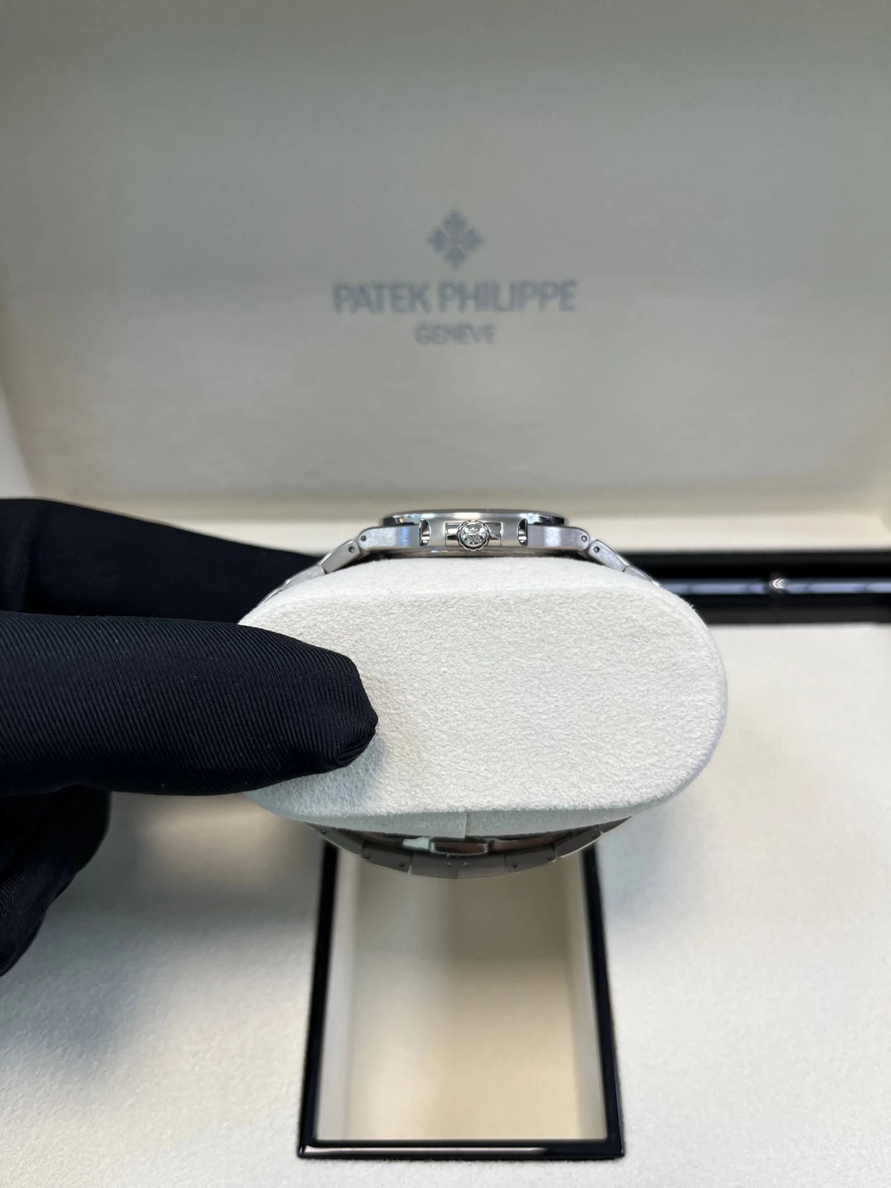 Patek Philippe Nautilus White Gold 7010/1G - 013 - WatchesOff5thWatch