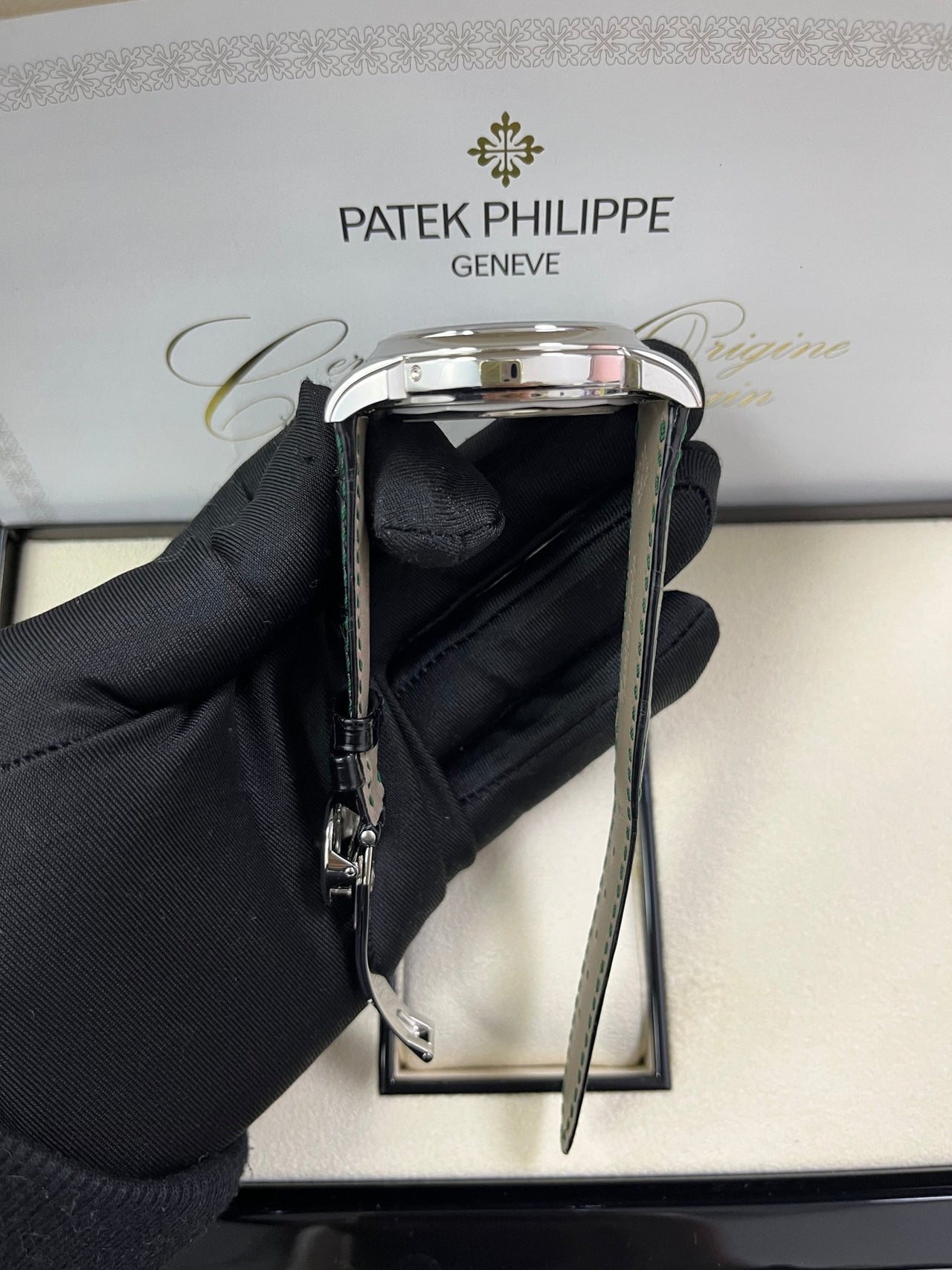 Patek Philippe Perpetual Calendar Chronograph Grand Complications Platinum Green Dial 5270P-0014 - WatchesOff5thWatch