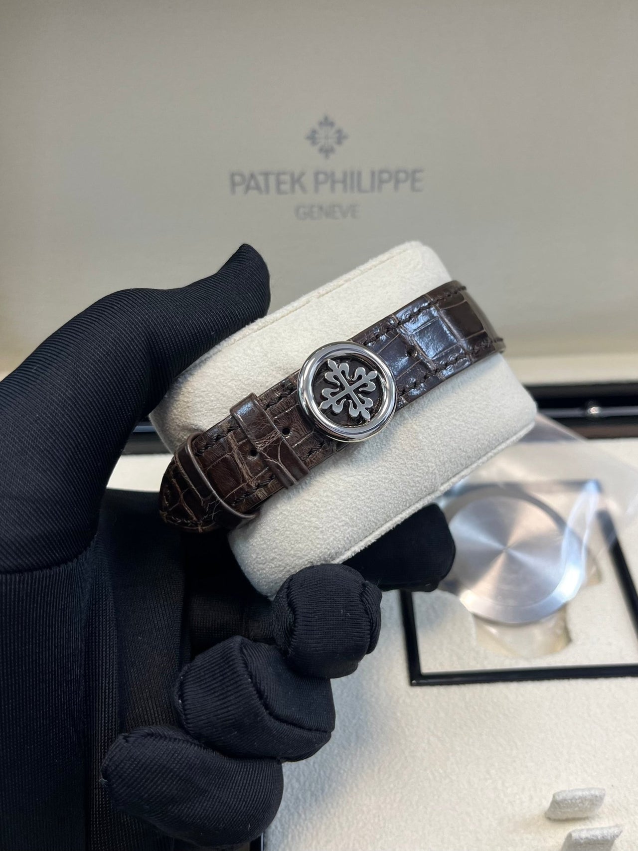 Patek Philippe Perpetual Calendar Grand Complications Salmon Dial Perpetual Calendar (Reference # 5320G) - WatchesOff5thWatch