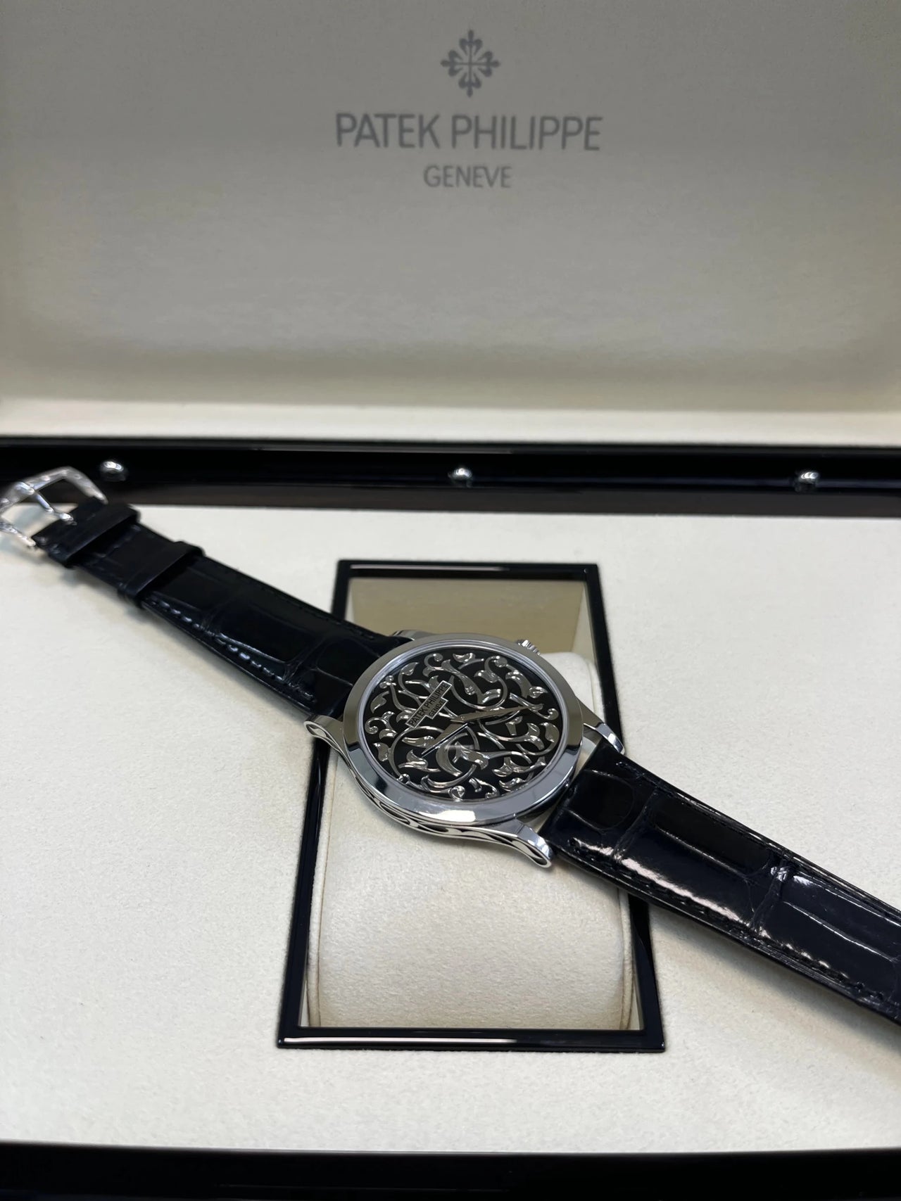 Patek Philippe Selfwinding Calatrava Platinum Handengraved Black Enamel 5088/100p - 001 Calatrava - WatchesOff5thWatch