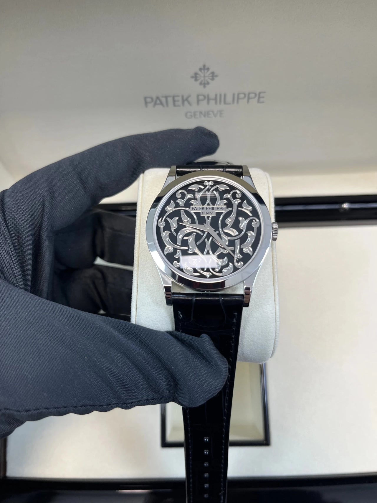 Patek Philippe Selfwinding Calatrava Platinum Handengraved Black Enamel 5088/100p - 001 Calatrava - WatchesOff5thWatch