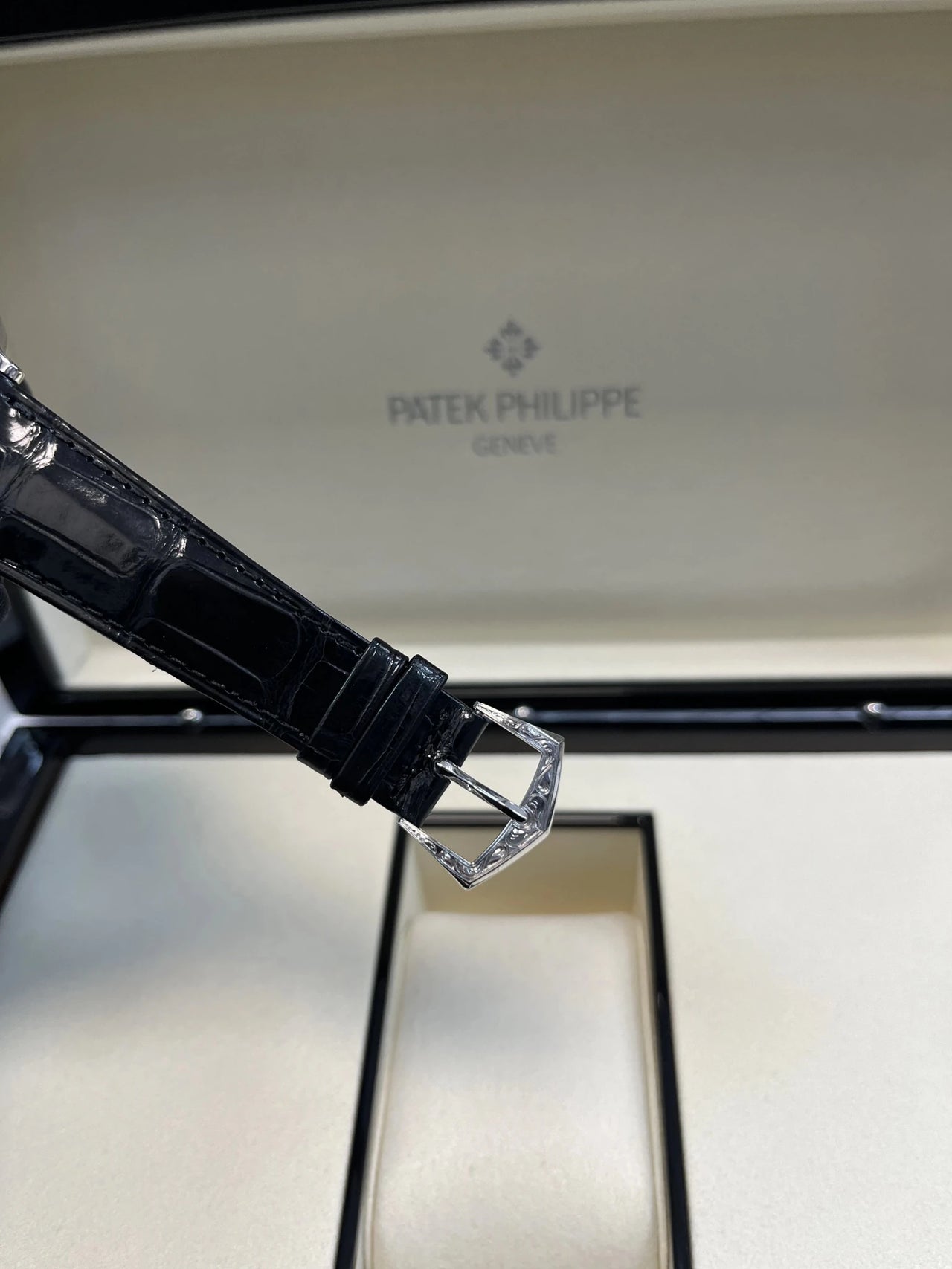 Patek Philippe Selfwinding Calatrava Platinum Handengraved Black Enamel 5088/100p - 001 Calatrava - WatchesOff5thWatch