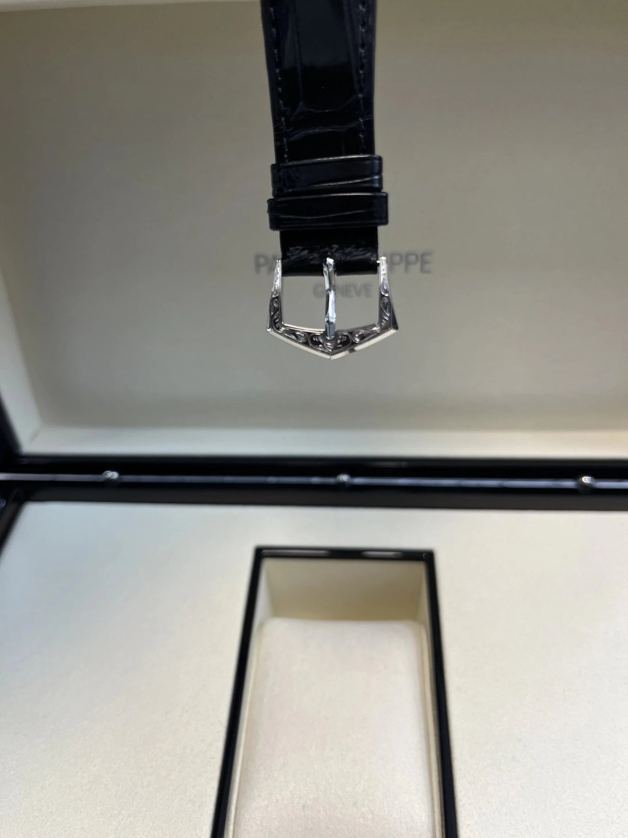 Patek Philippe Selfwinding Calatrava Platinum Handengraved Black Enamel 5088/100p - 001 Calatrava - WatchesOff5thWatch