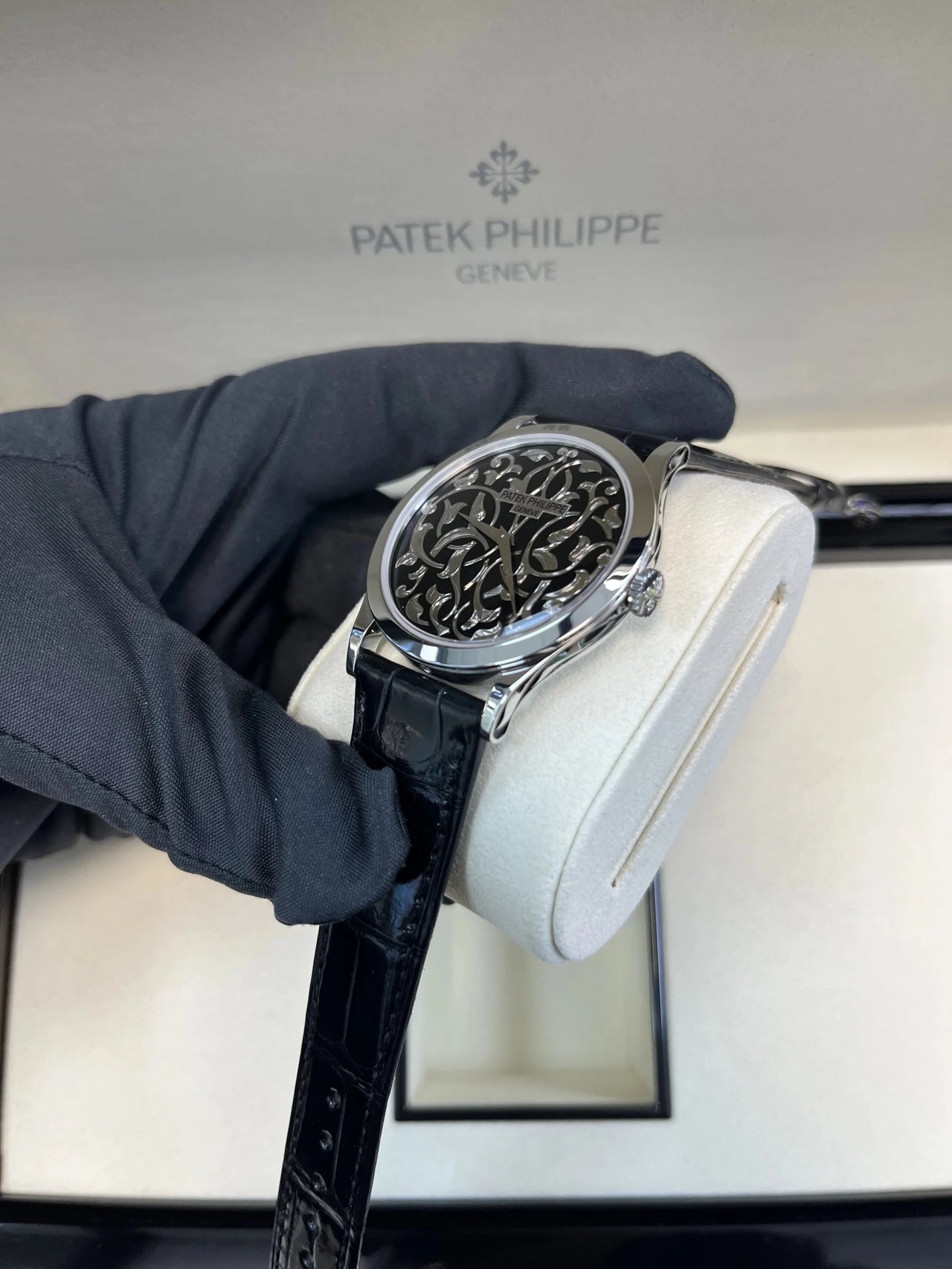 Patek Philippe Selfwinding Calatrava Platinum Handengraved Black Enamel 5088/100p - 001 Calatrava - WatchesOff5thWatch