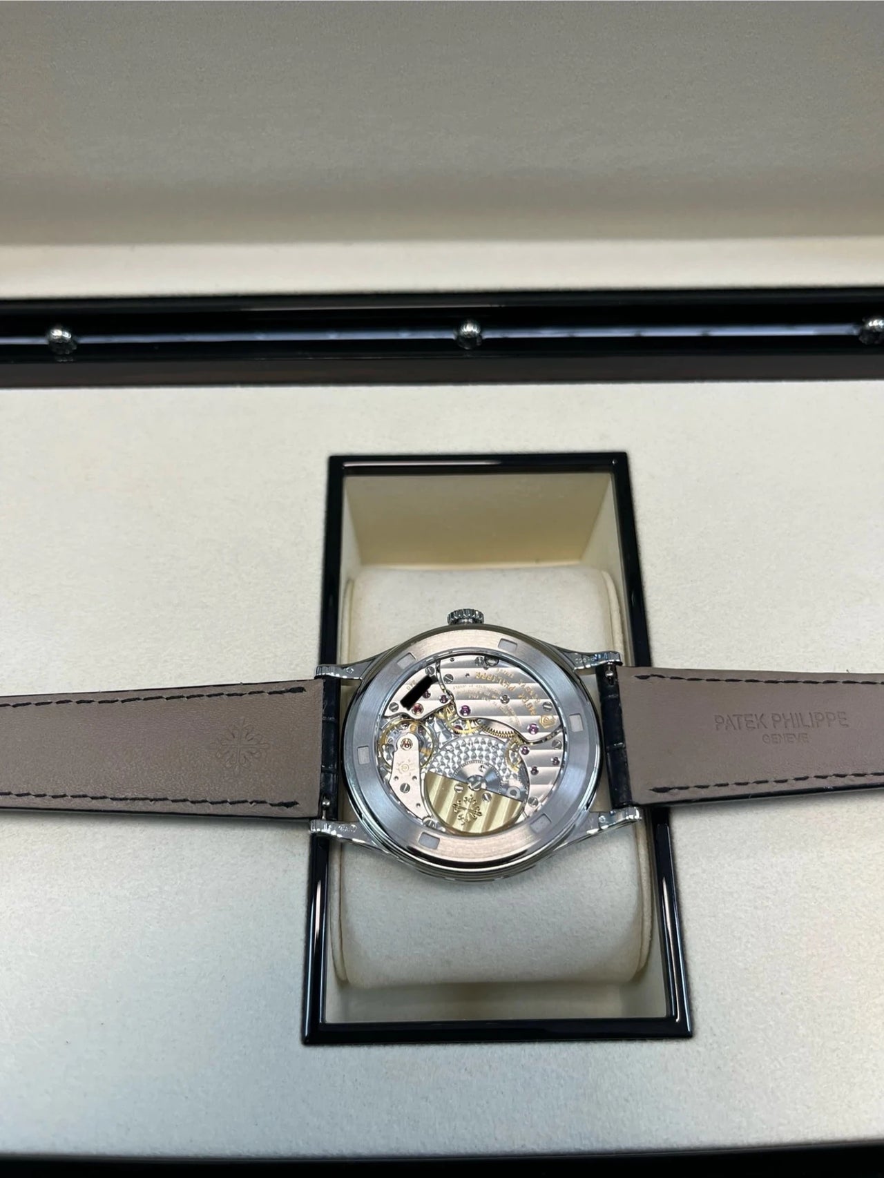 Patek Philippe Selfwinding Calatrava Platinum Handengraved Black Enamel 5088/100p - 001 Calatrava - WatchesOff5thWatch